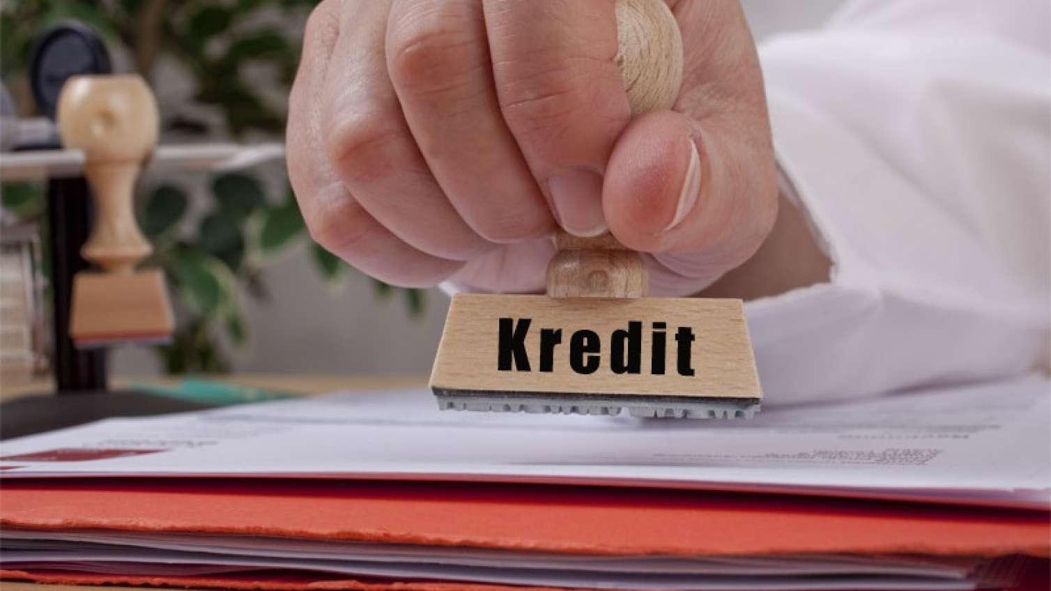 Deputatdan kreditlərlə bağlı vacib AÇIQLAMA: Faiz “tələsinə” son qoyulur?.. - FOTO