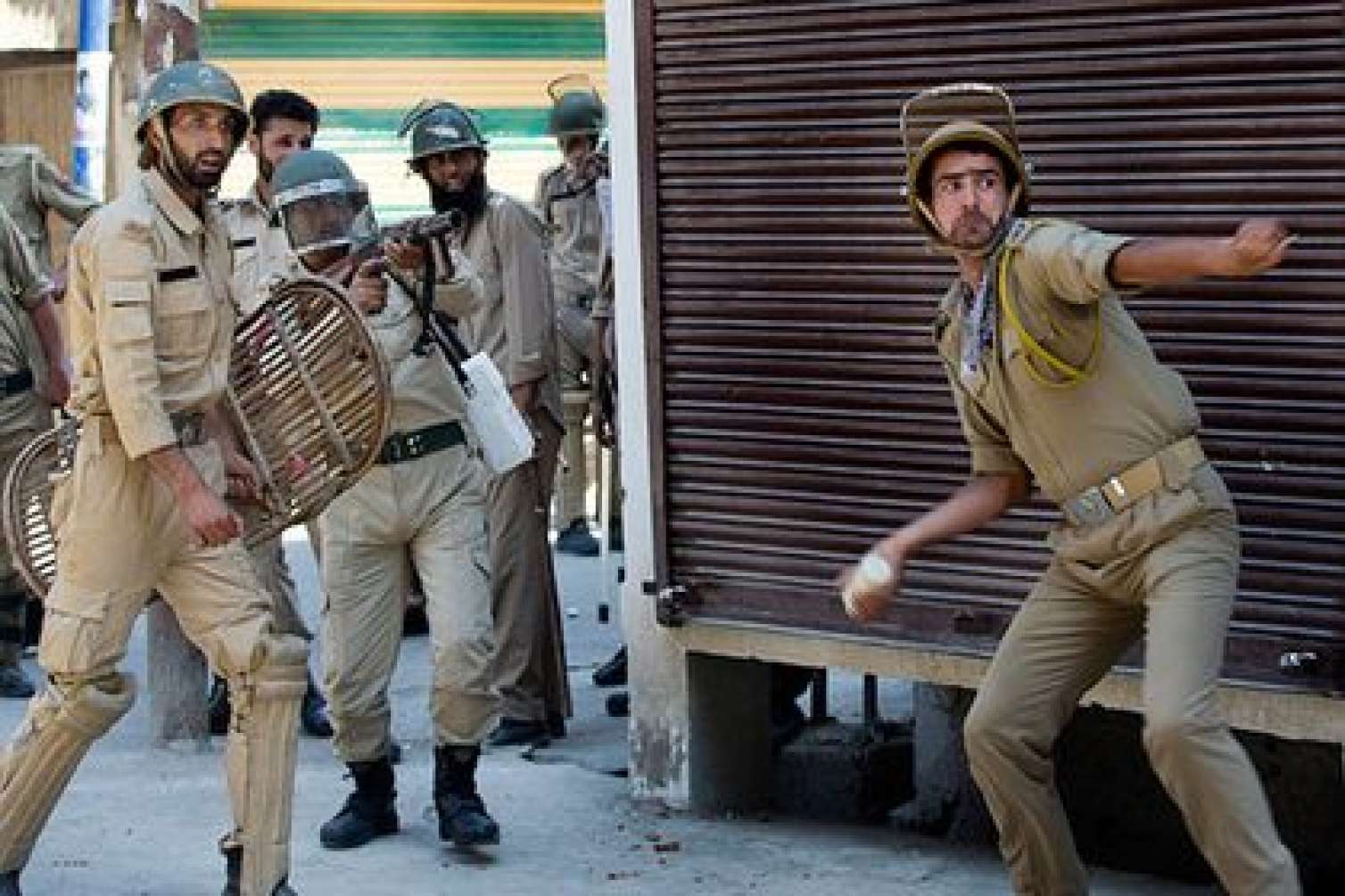 Hindistan hərbçiləri sərhəddə pakistanlını güllələdi 