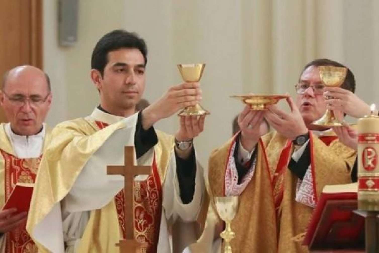 Azərbaycanlı gömrük işçisi keşiş olacaq -  Tarixdə İLK