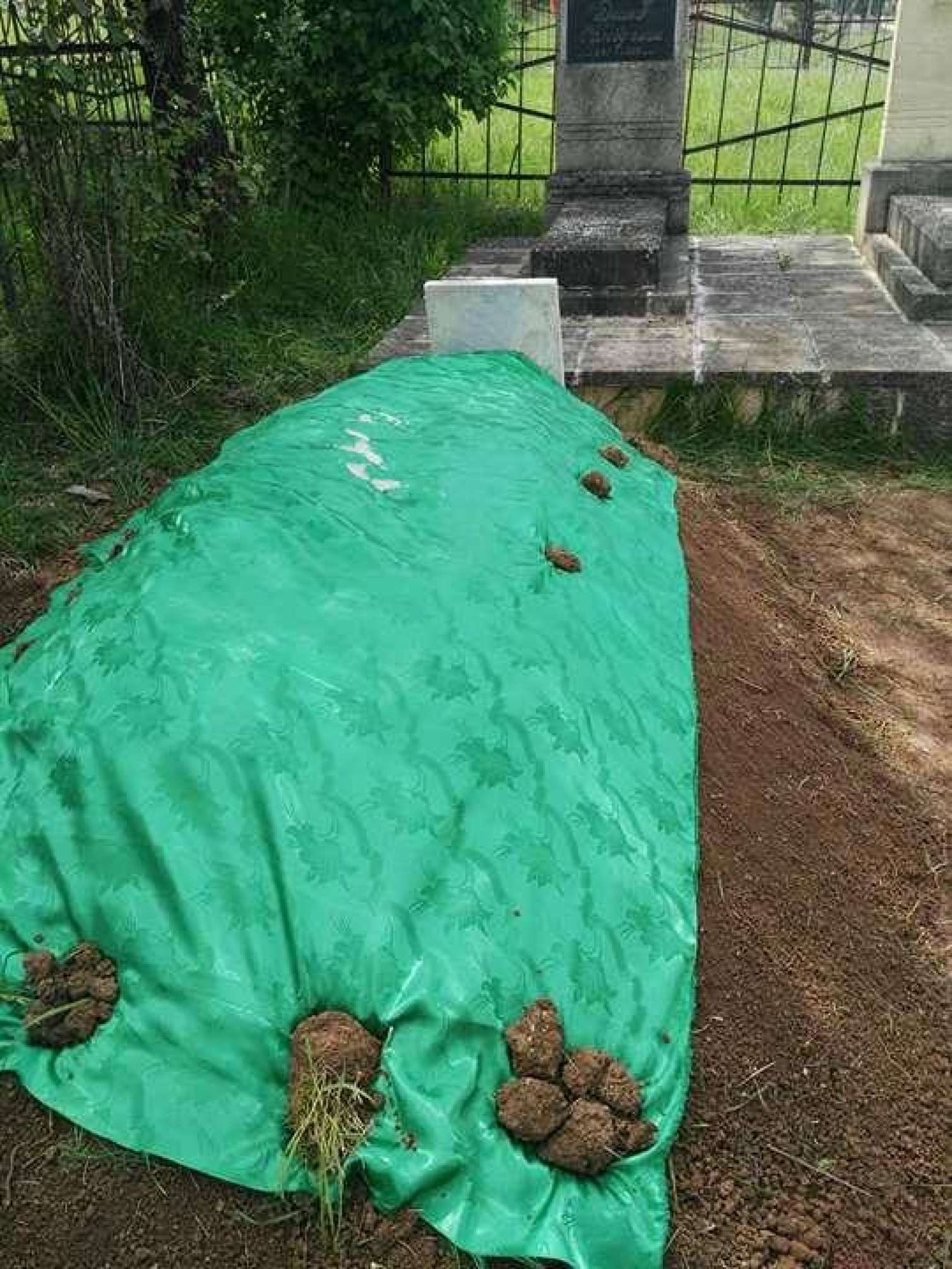 Zöhrab Əmirxanlı dəfn olundu -  FOTO