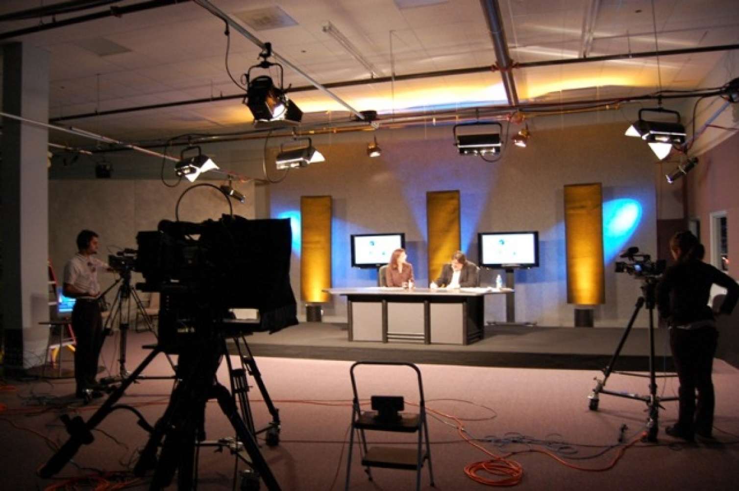 Azərbaycanda daha bir TV rəhbəri işdən çıxarılıb 