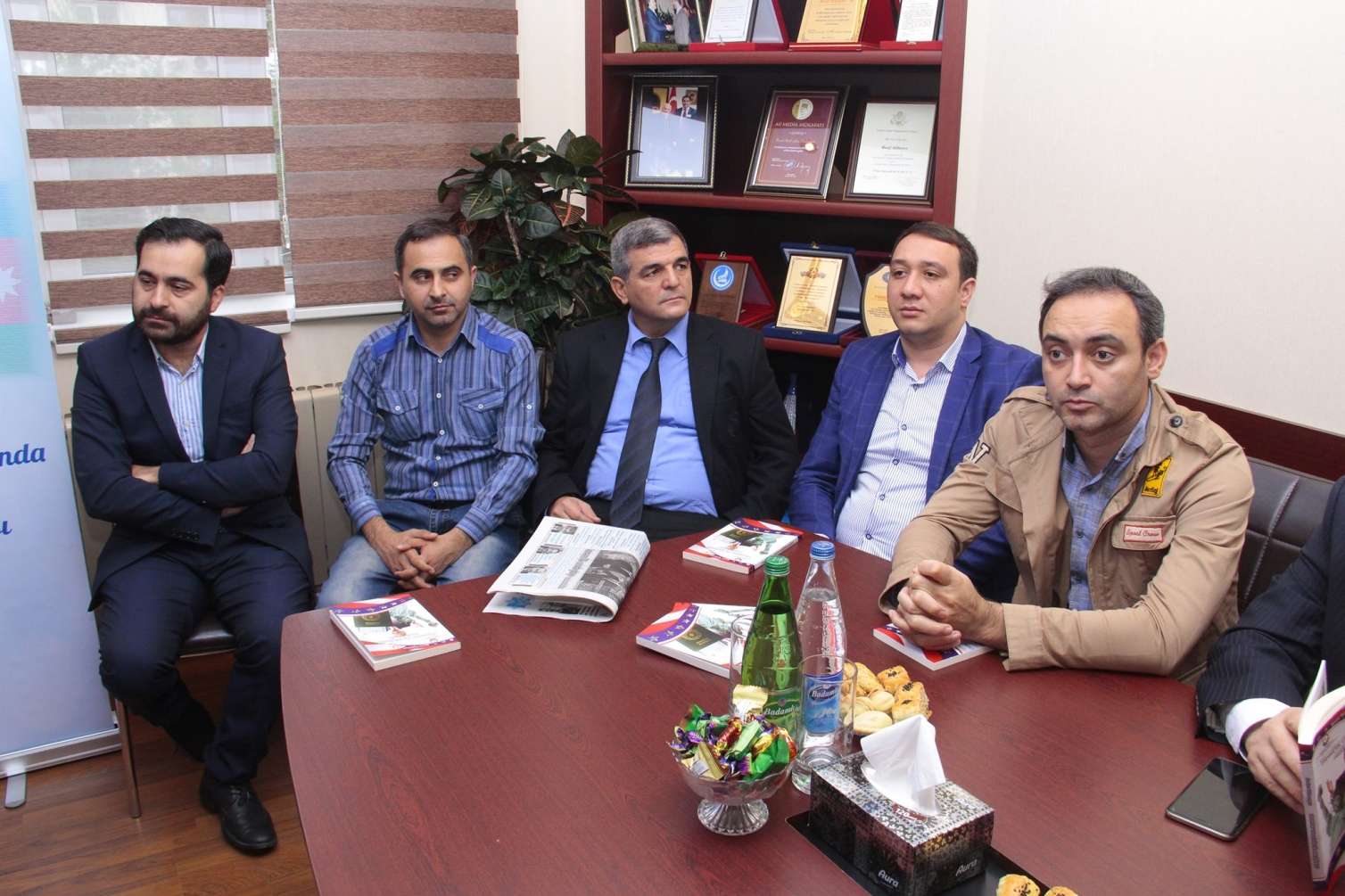 Sevincin Bakıya gətirdiyi Tramp Amerikası və mühacir Avropa -  FOTO