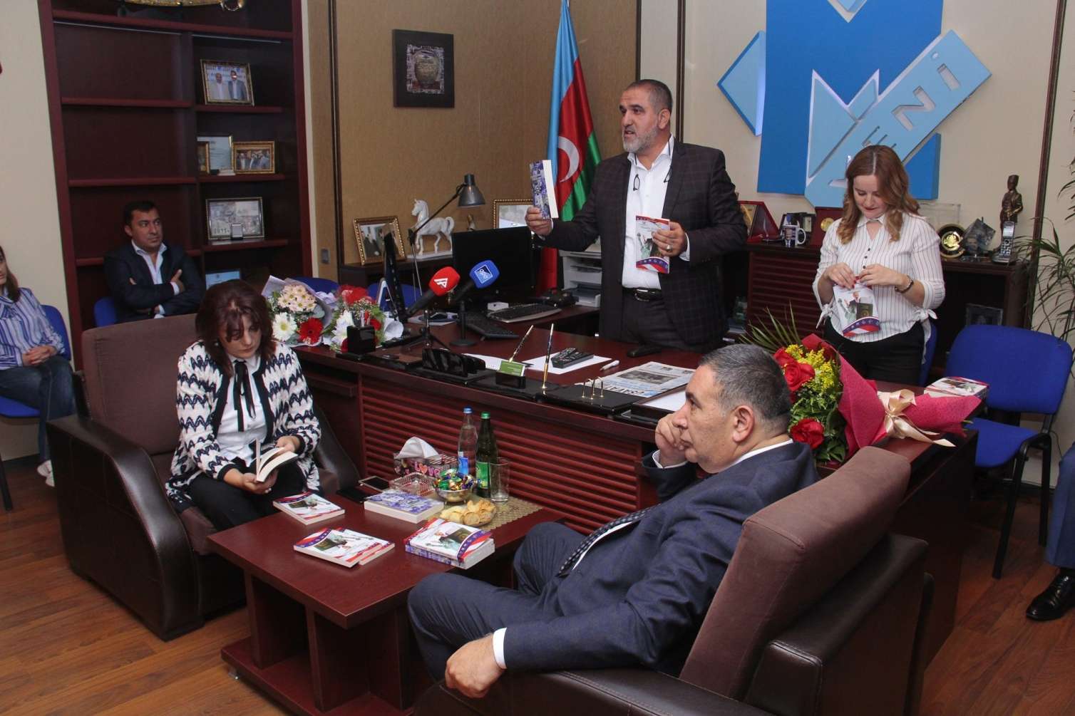 Sevincin Bakıya gətirdiyi Tramp Amerikası və mühacir Avropa -  FOTO