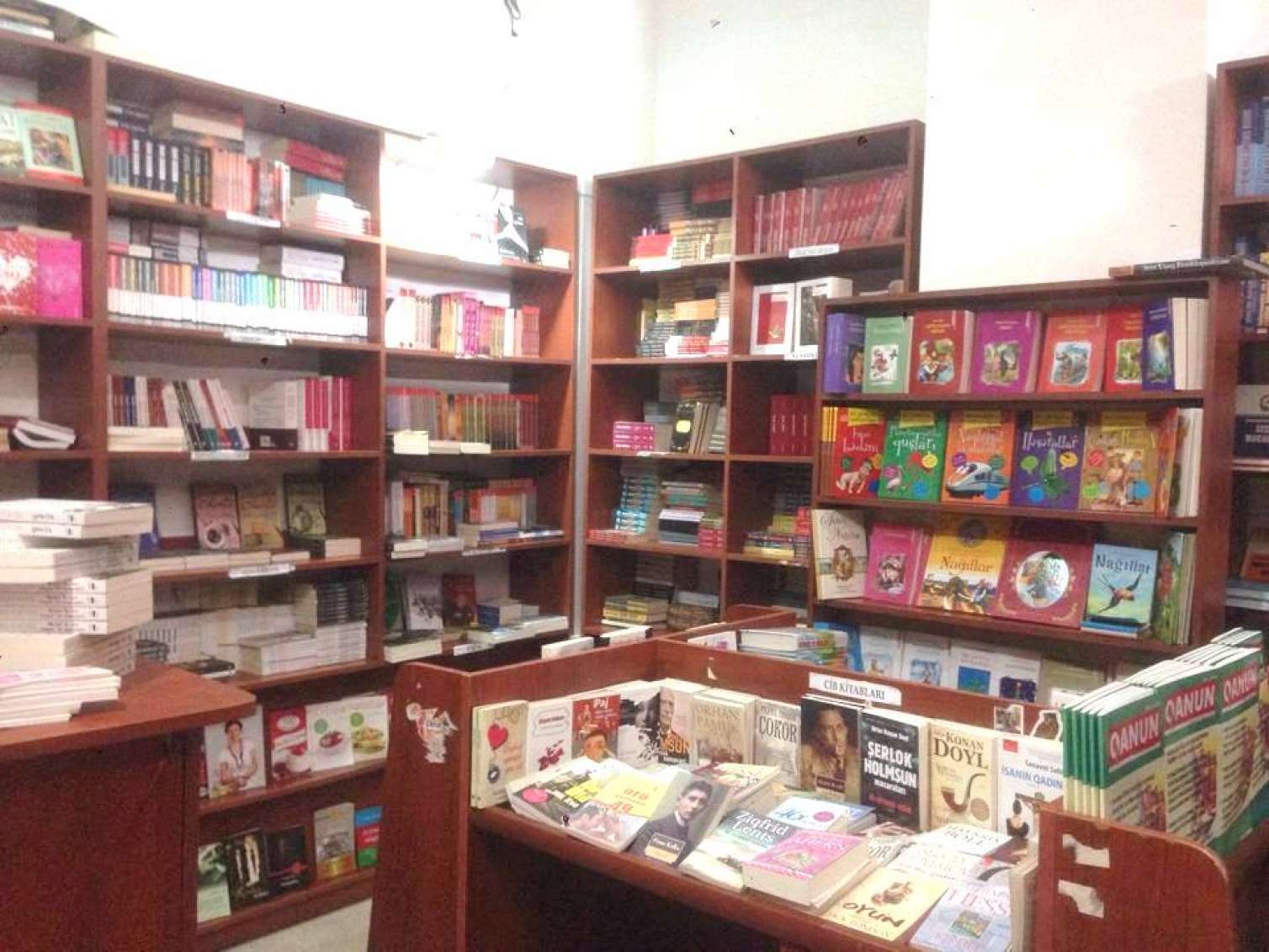 Çek Londonun “Ağ diş”i, Çexovun hekayələri, “Robin Qud” və “Piter Pen” -  Öz dilimizdə 