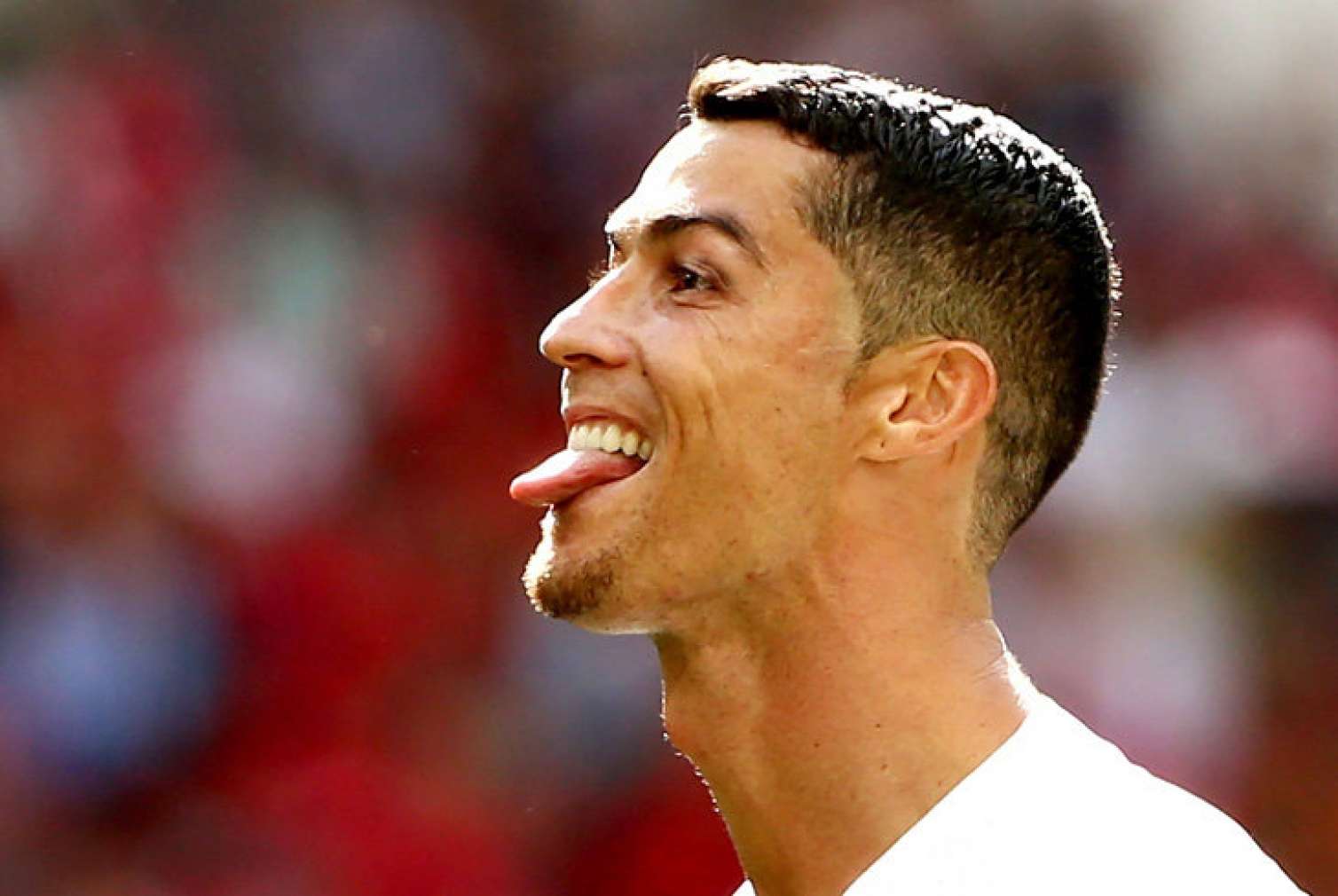 Ronaldo "keçi" saqqalı ilə nə demək istəyir? -  Messiyə “saqqallı qol”
