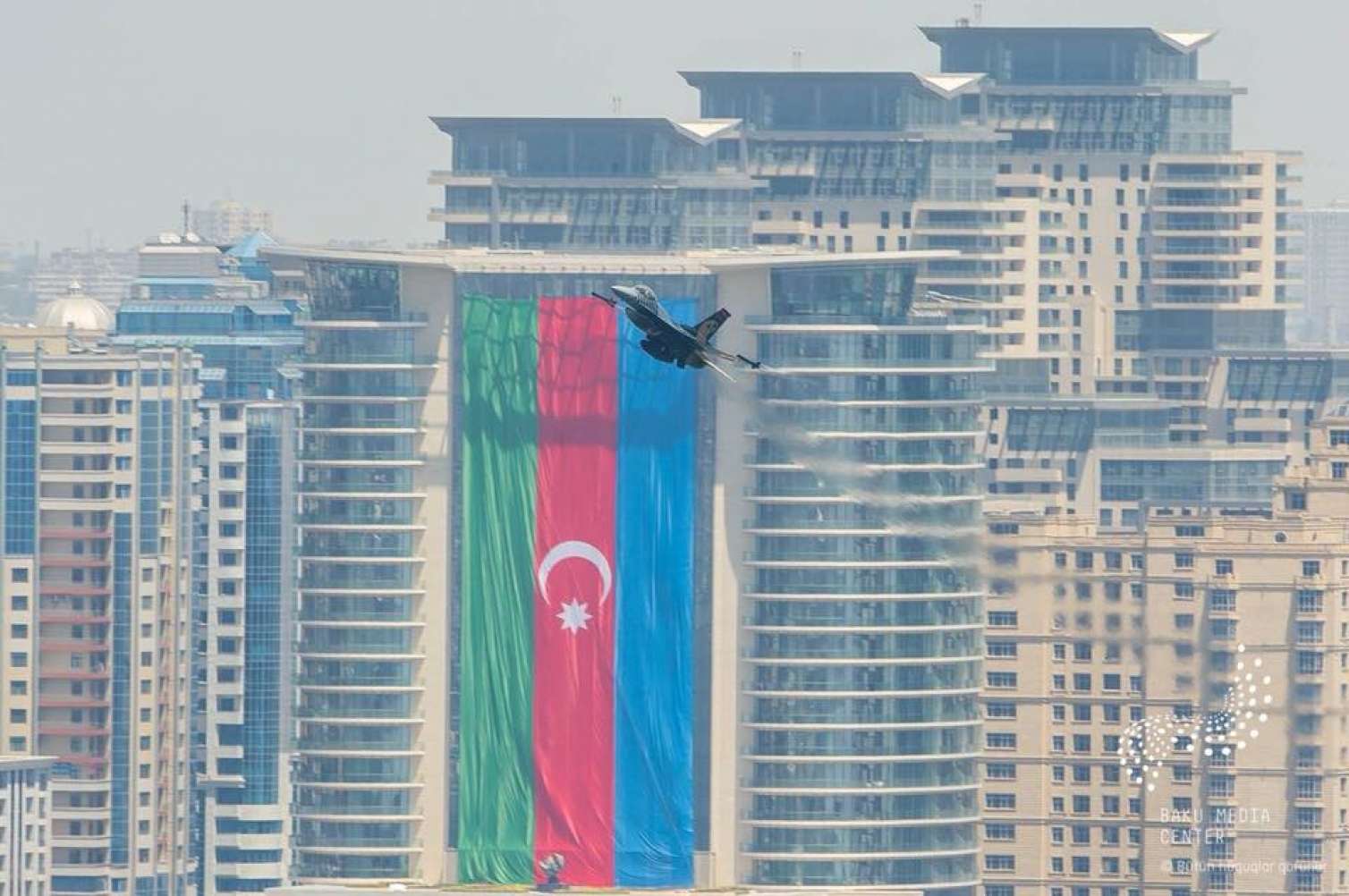 Azərbaycan ordusunun 100 illiyi və hərbi parad dünya mətbuatında -  FOTOLAR