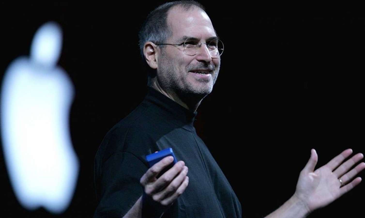 "Əpl"in rüblük gəliri 102 milyard dollar oldu 