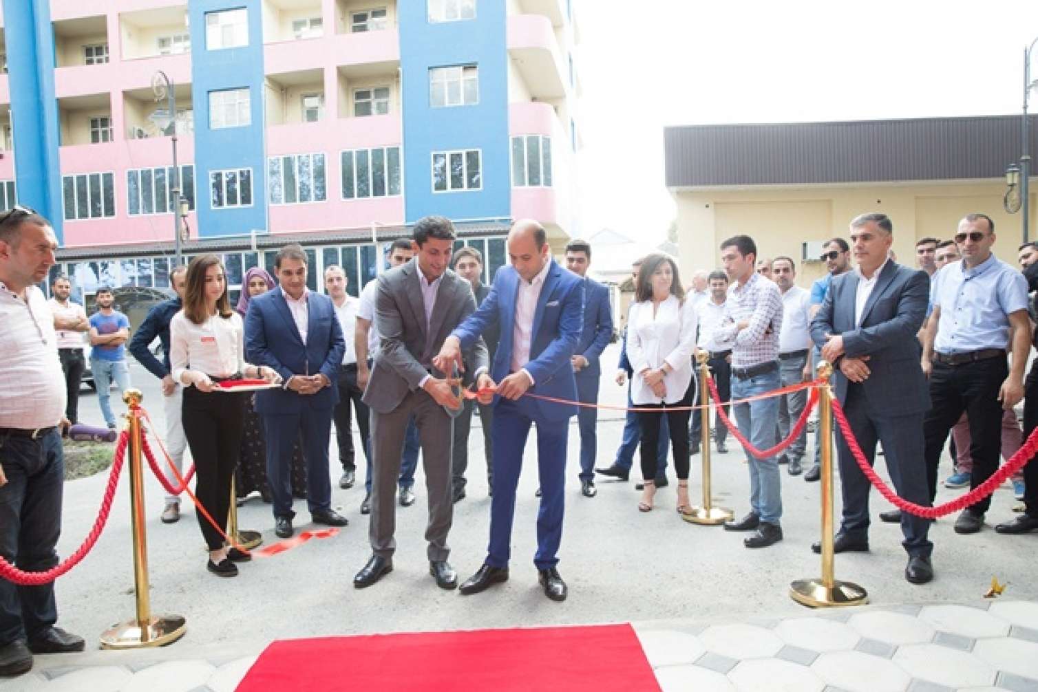 Göyçayda “Bakcell”in yeni rəsmi diler mağazası açıldı 