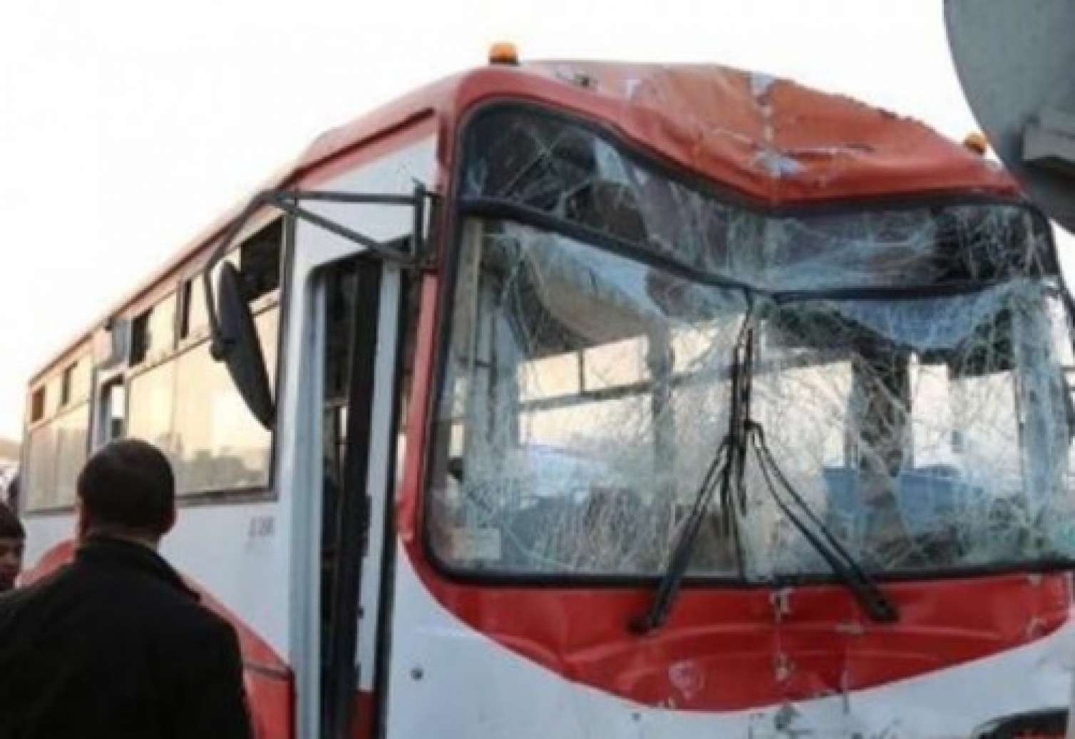 Daha bir avtobus qəzası -  Yaralılar var