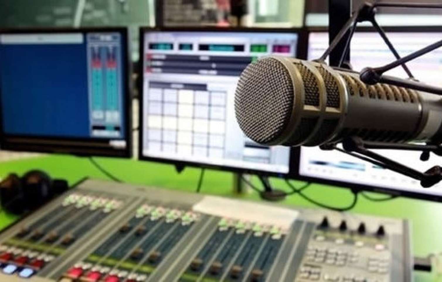 Azərbaycanda yeni radio fəaliyyətə başladı 