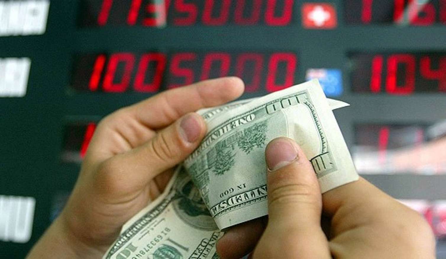 Üç valyuta Azərbaycanda ucuzlaşdı 