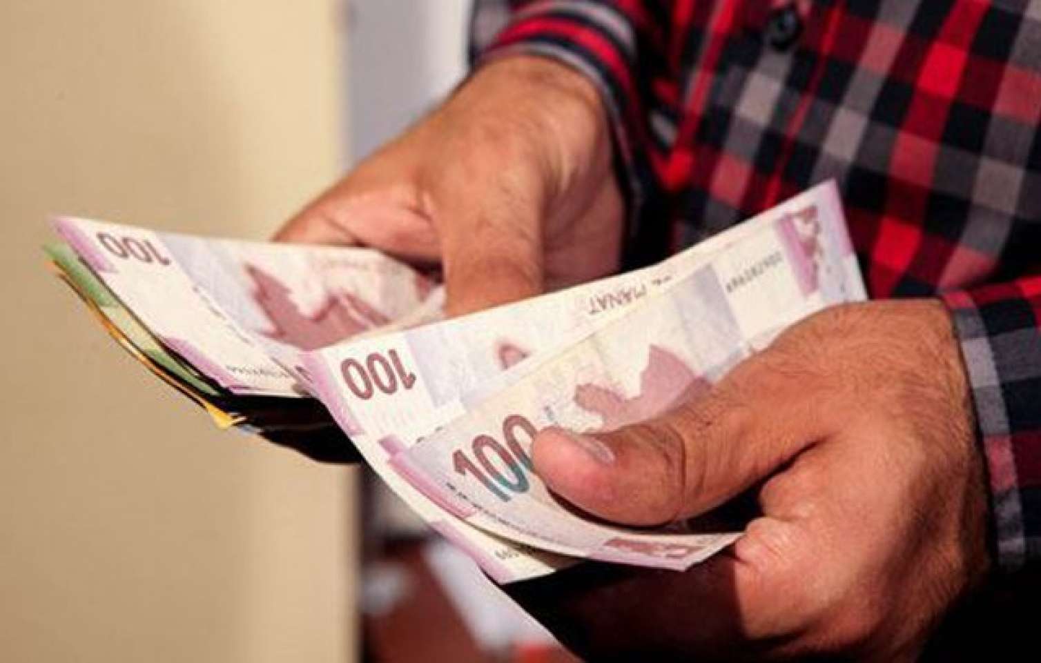 “Dövlət rüsumu haqqında” qanun dəyişdi 