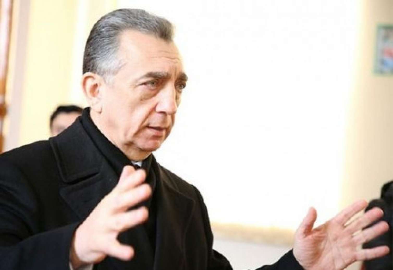 Eldar Əzizov Avropadan Bakıya yeni zibil qabları gətirtdi -  FOTO