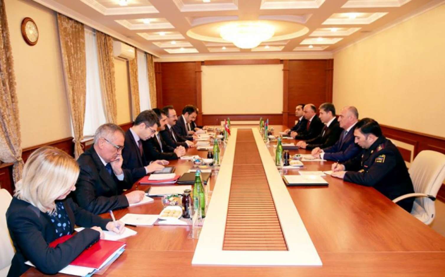 Türkiyə daxili işlər nazirinin müavini Bakıya gəldi 