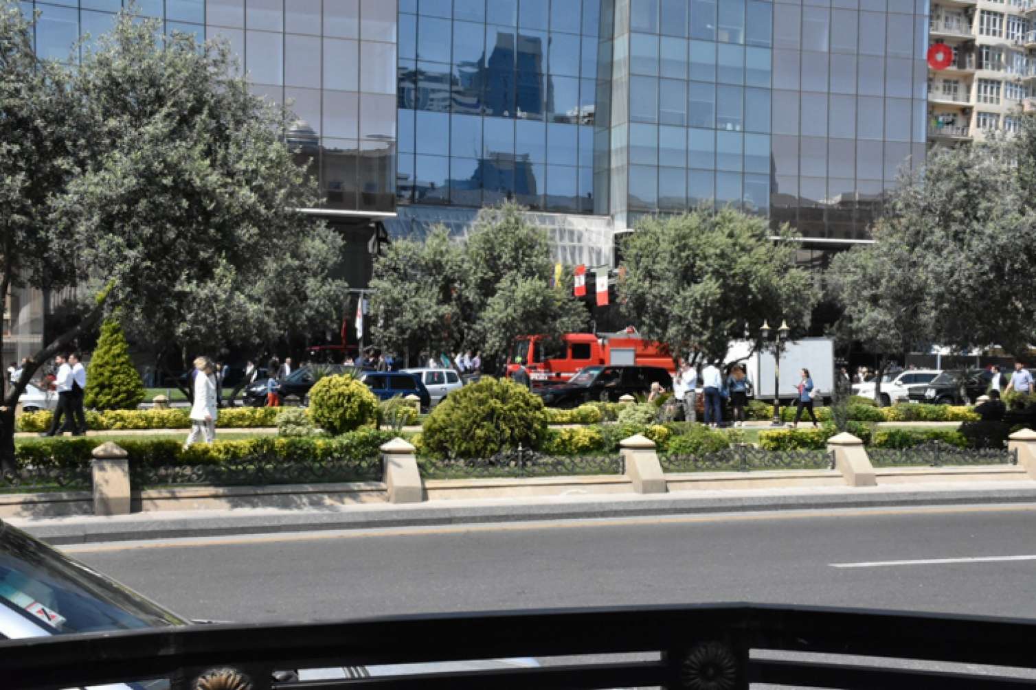 “Dəmirçi Plaza”da  YANĞIN HƏYƏCANI - FOTO