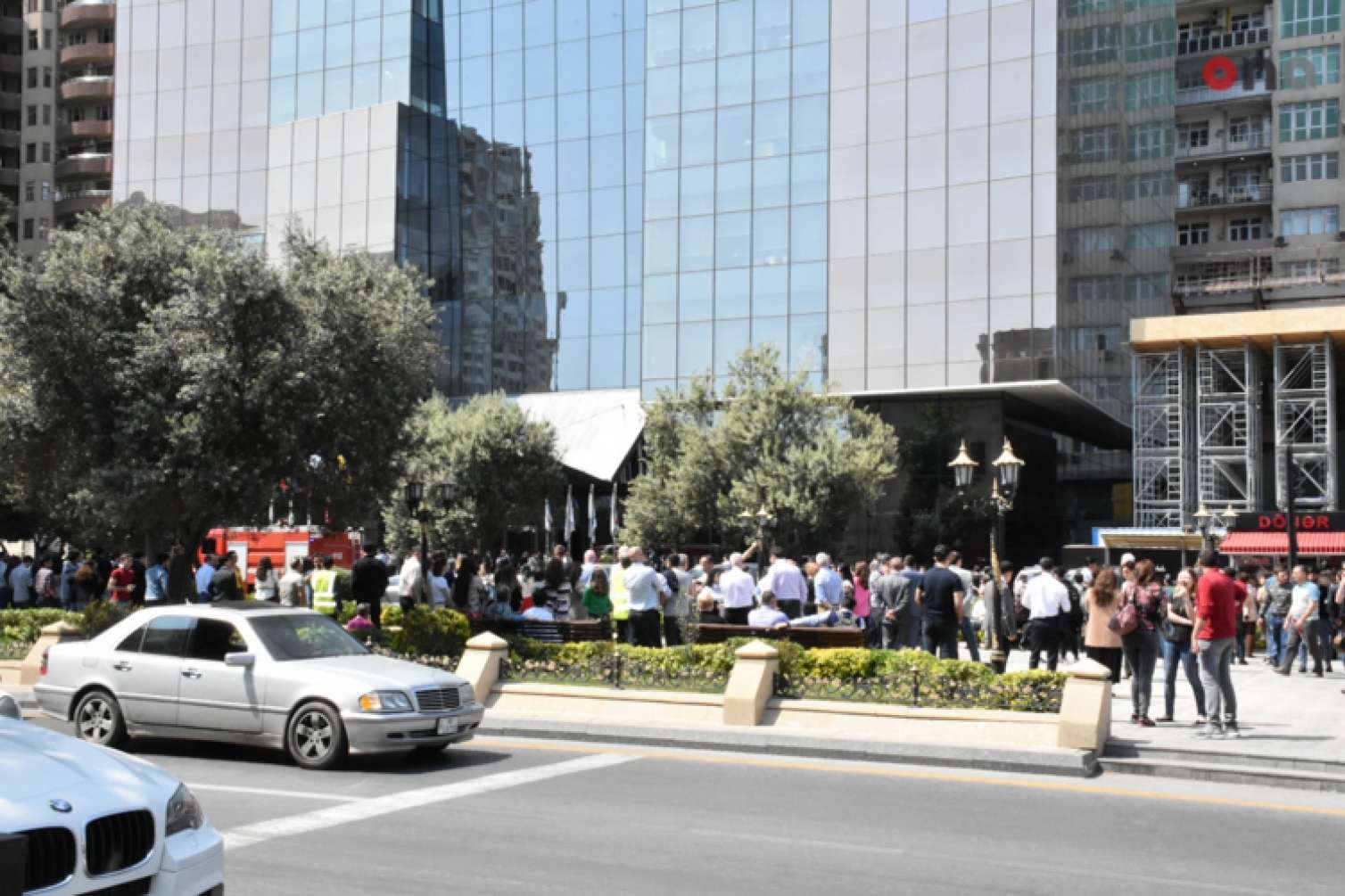“Dəmirçi Plaza”da  YANĞIN HƏYƏCANI - FOTO