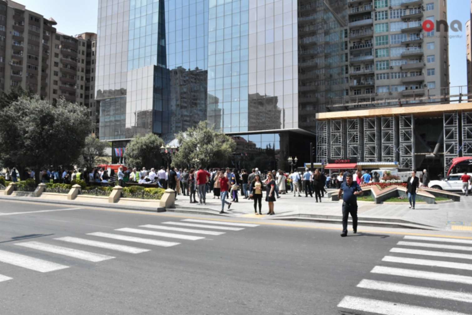 “Dəmirçi Plaza”da  YANĞIN HƏYƏCANI - FOTO