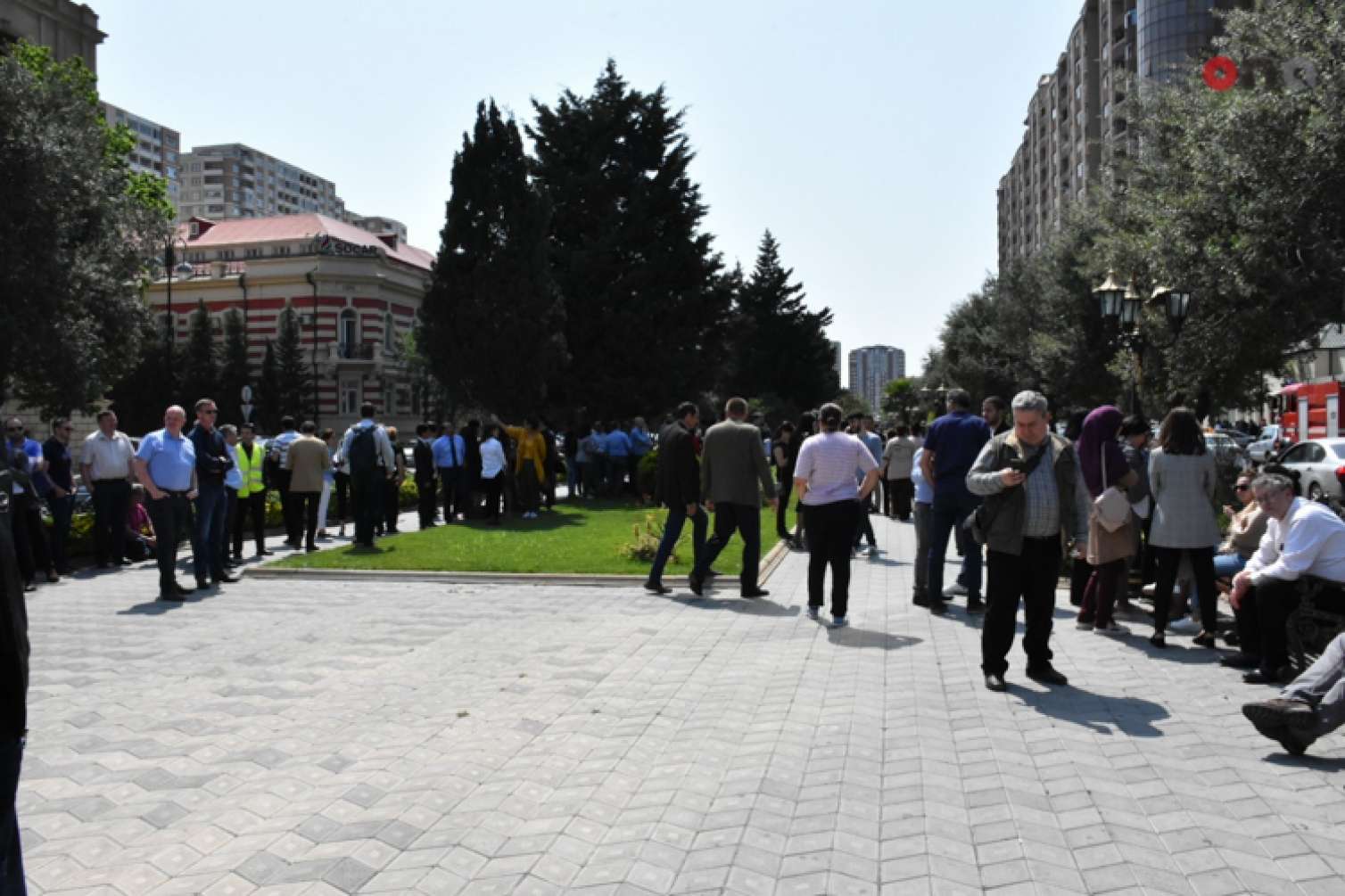 “Dəmirçi Plaza”da  YANĞIN HƏYƏCANI - FOTO