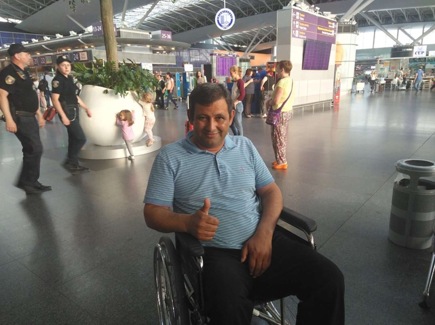 Kiyevdə insult keçirən Milli Qəhrəmanımız vətənə döndü  - FOTO