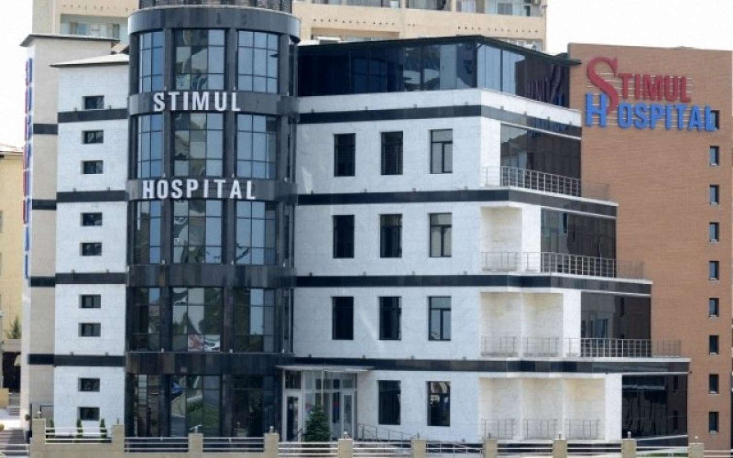 “Stimul Hospital”ı ifşa edən həkim işdən qovuldu  – Açıqlama