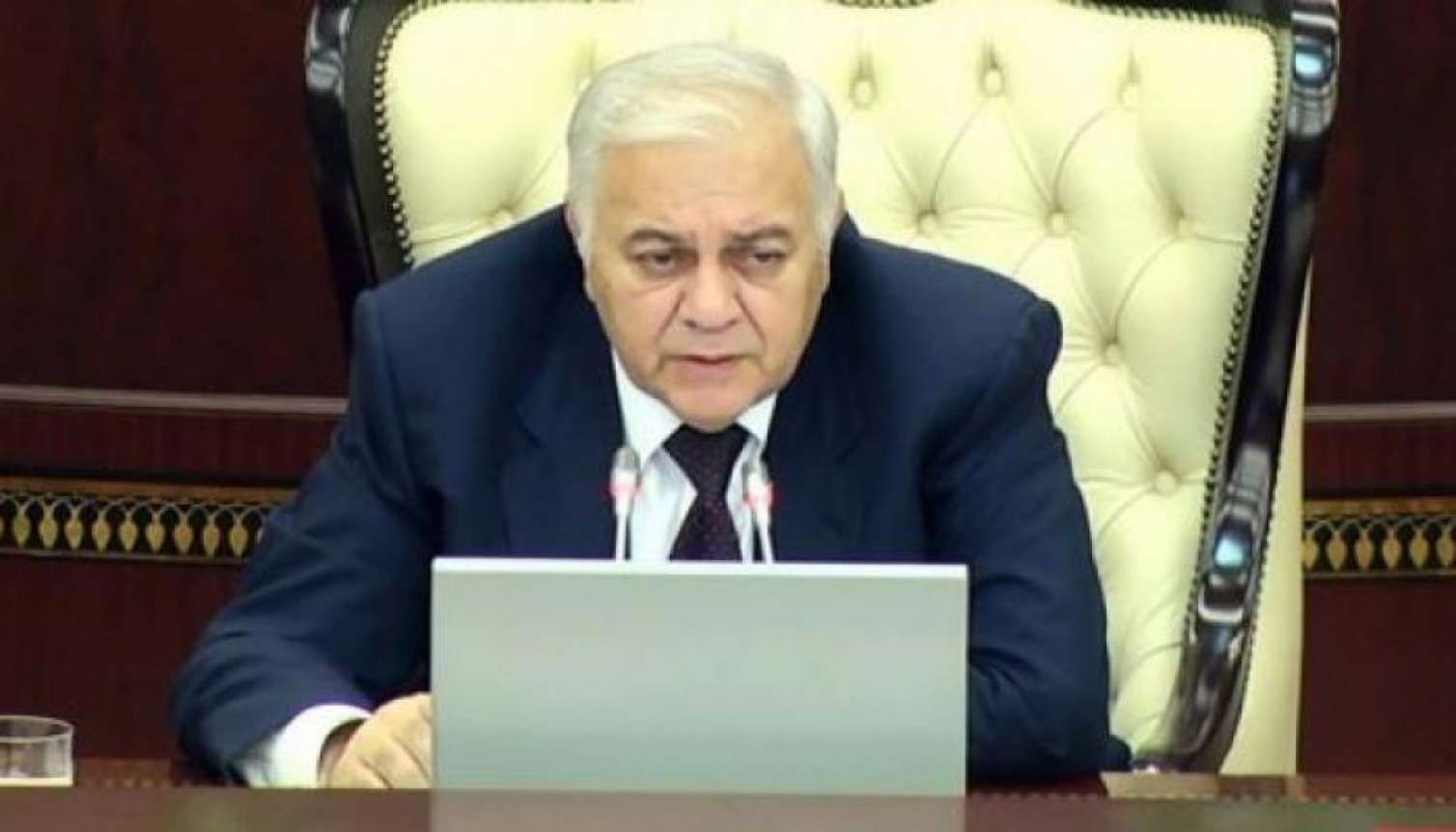 Oqtay Əsədov deputatlığa namizəd olacaq?  