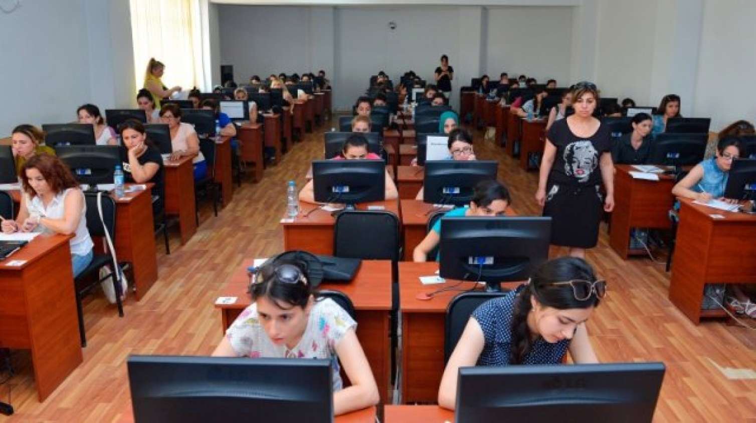 Direktor olmağa 2273 namizəd iddialıdır 