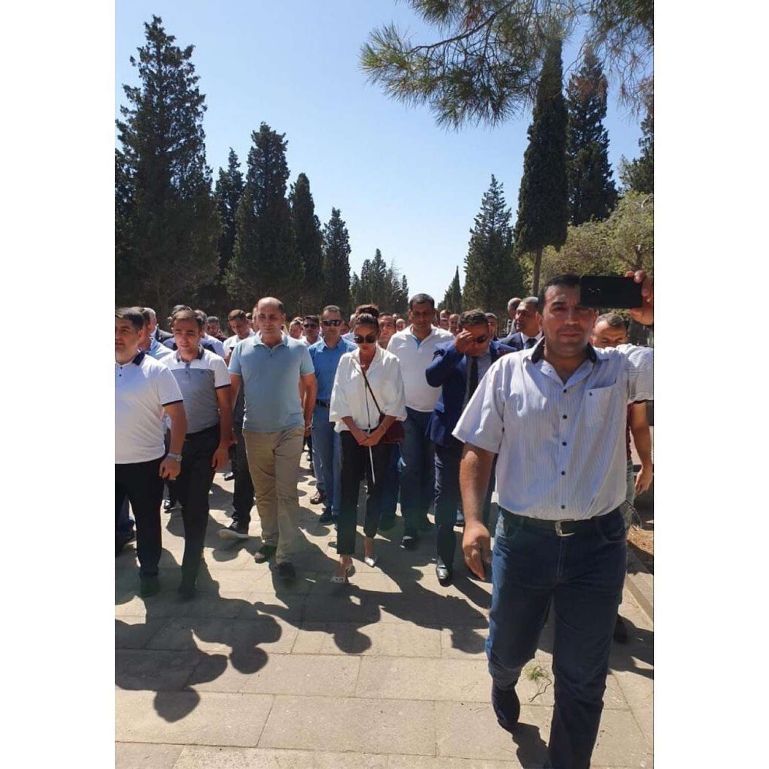 Mehriban Əliyeva şəhidlərin xatirəsini yad edib 