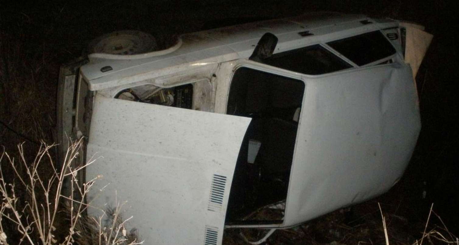Ağstafada maşın yoldan çıxb aşdı 