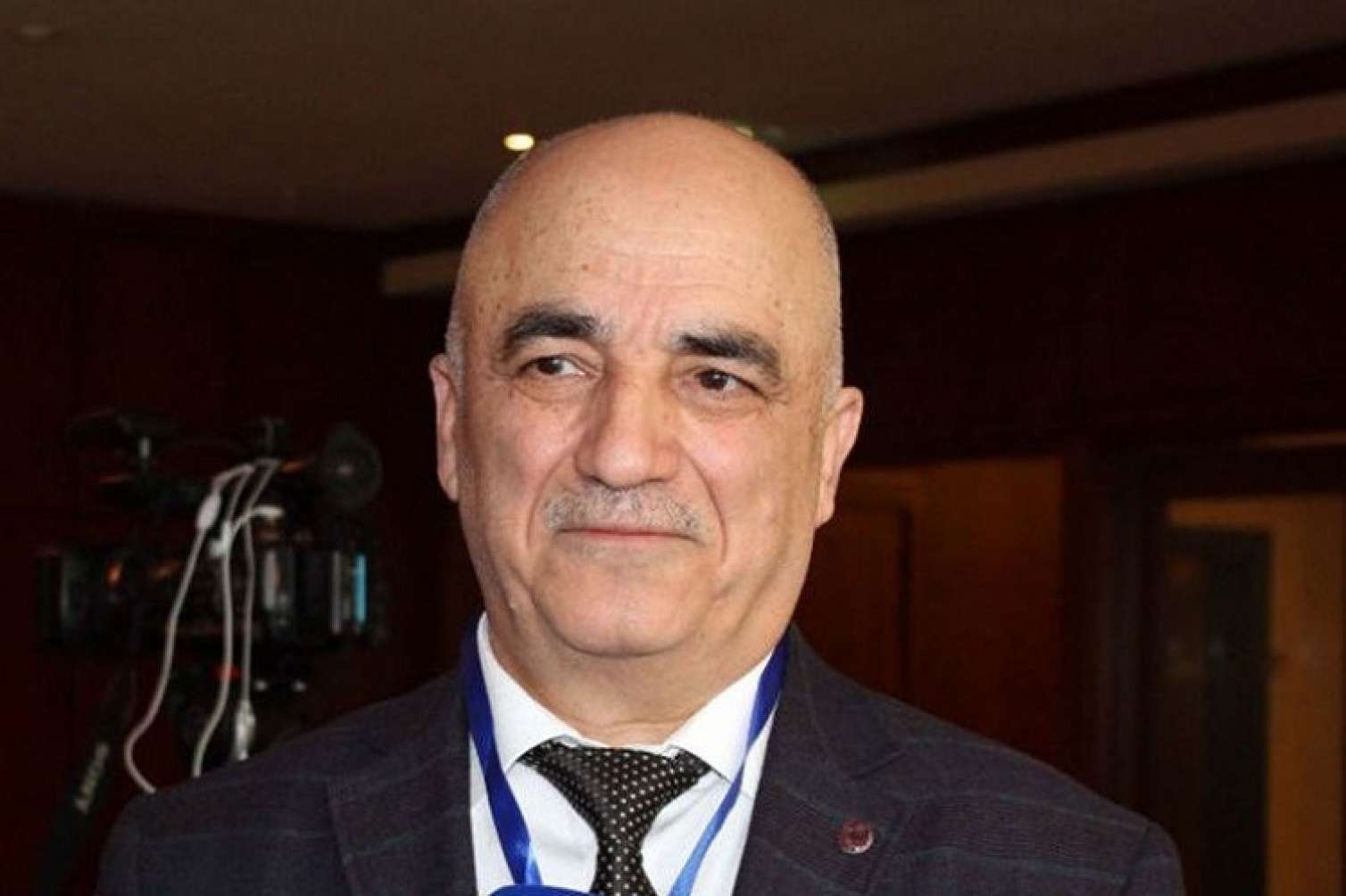 Sabiq baş infeksionistin evindən oğurluq edənlər məhkəmədə 