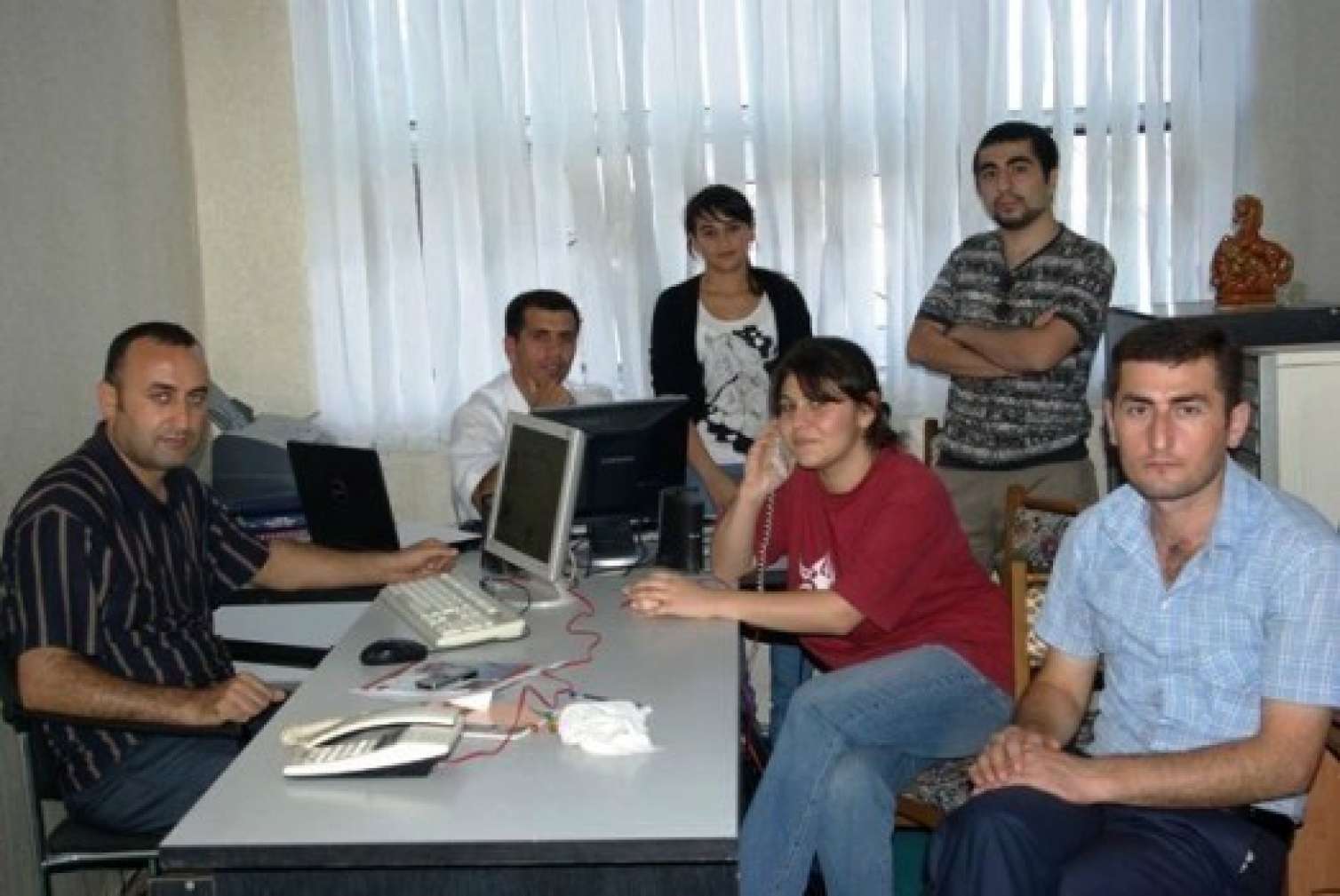 “Deputat zəng vurdu ki, şəklimi niyə o zəhləmgetmişlə yanaşı vermisiniz?” –  On yaşlı saytın baş redaktoru