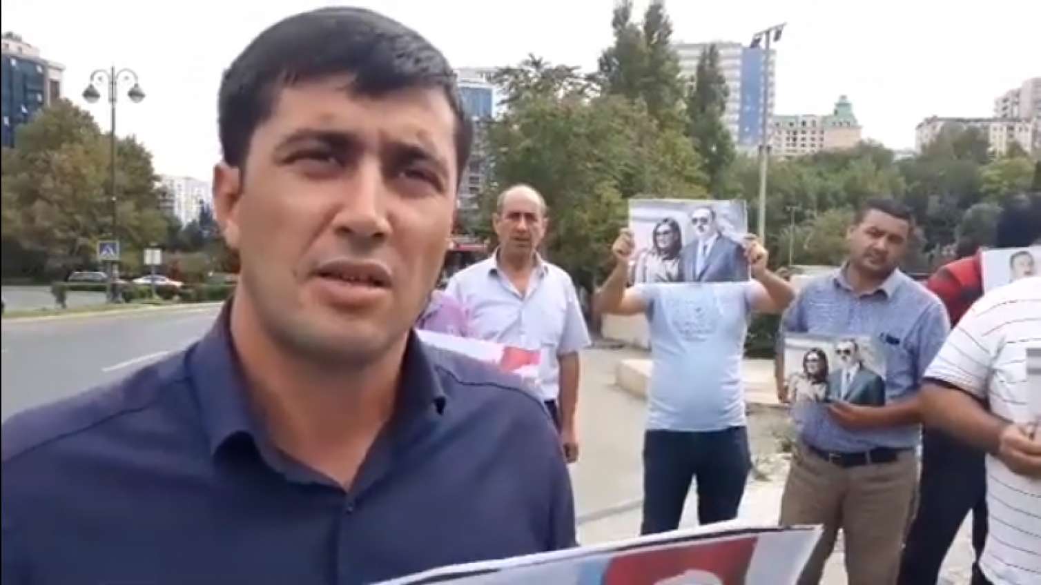  Məcburi köçkünlər "AccessBank"  qarşısında aksiya keçirdilər - 261 min dollarlıq qalmaqal  - VİDEO 