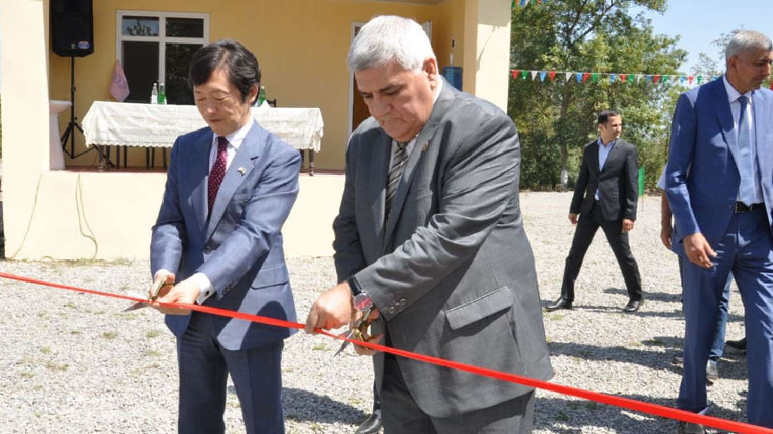 İcra başçısının oğlu Kanadada 2,2 milyona ev aldı -  FOTOLAR