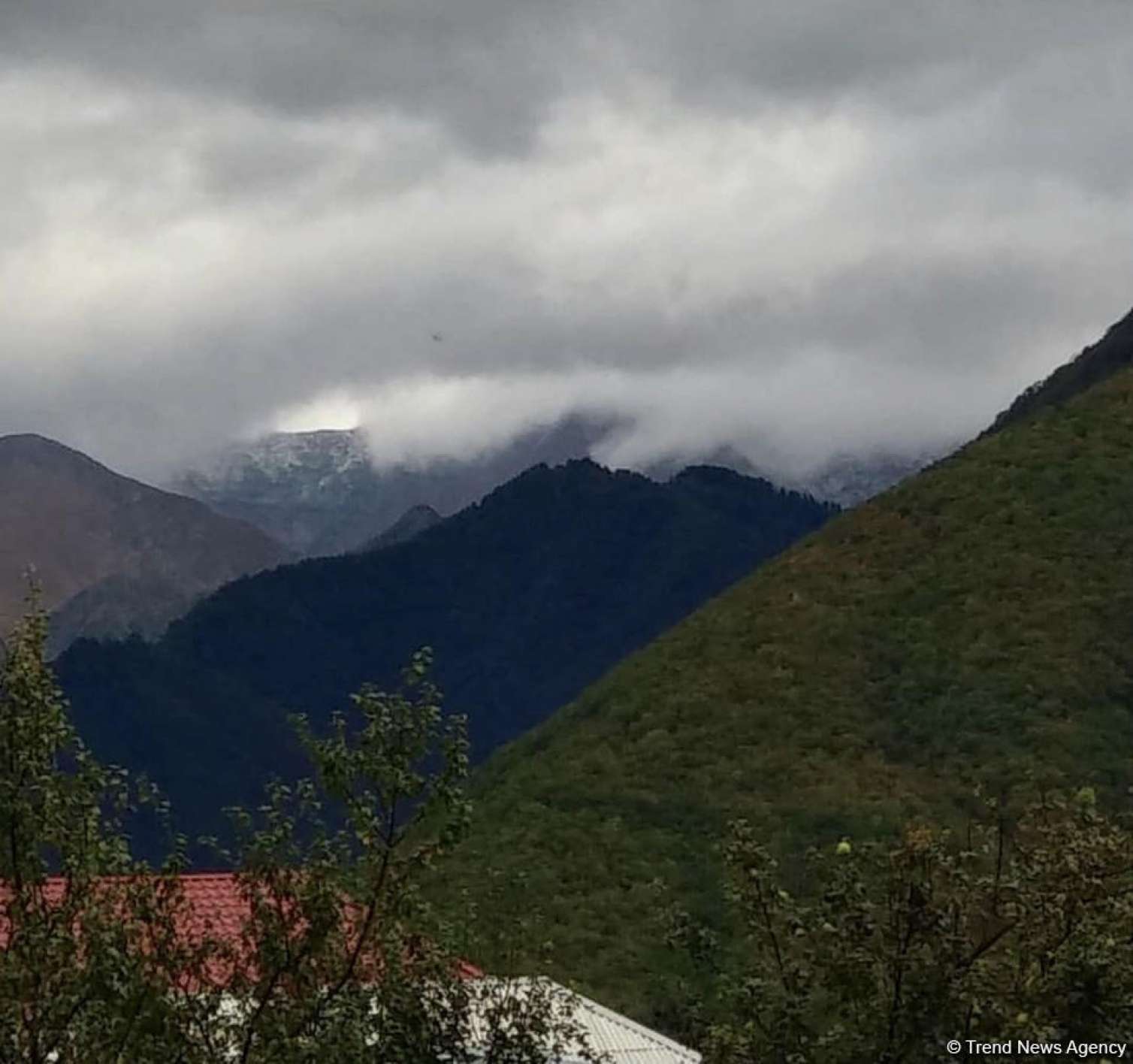 Ölkəmizə ilk qar yağdı -  FOTO