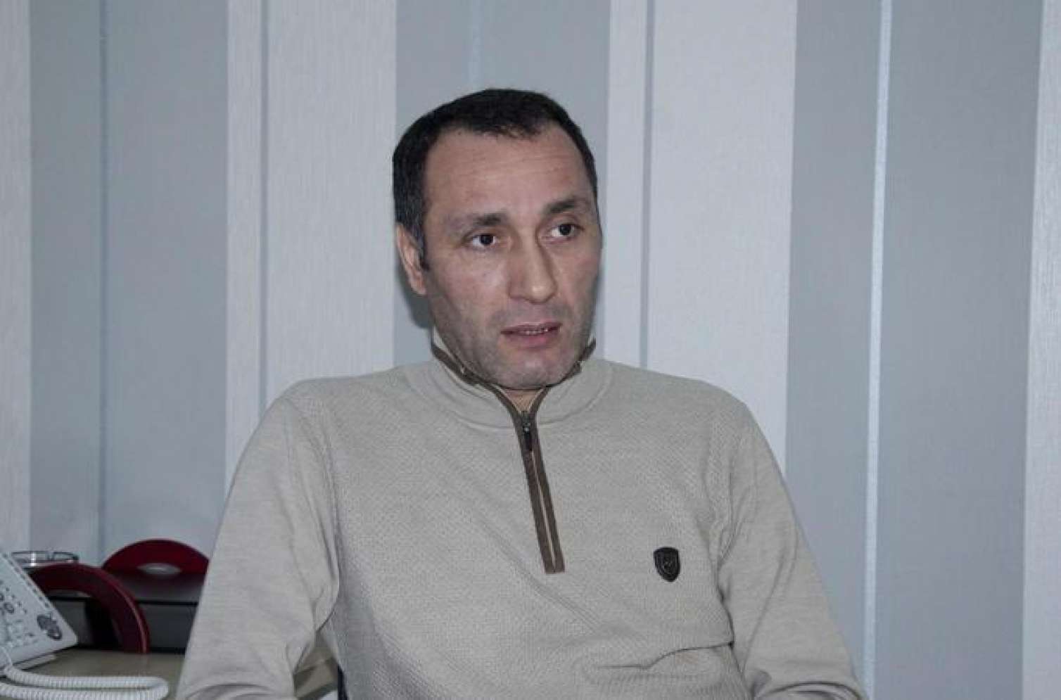 Elə yaşayıram ki, yanına gələndə üzüm ağ olsun  – Anar Niftəliyevdən vəfat etmiş xanımına
