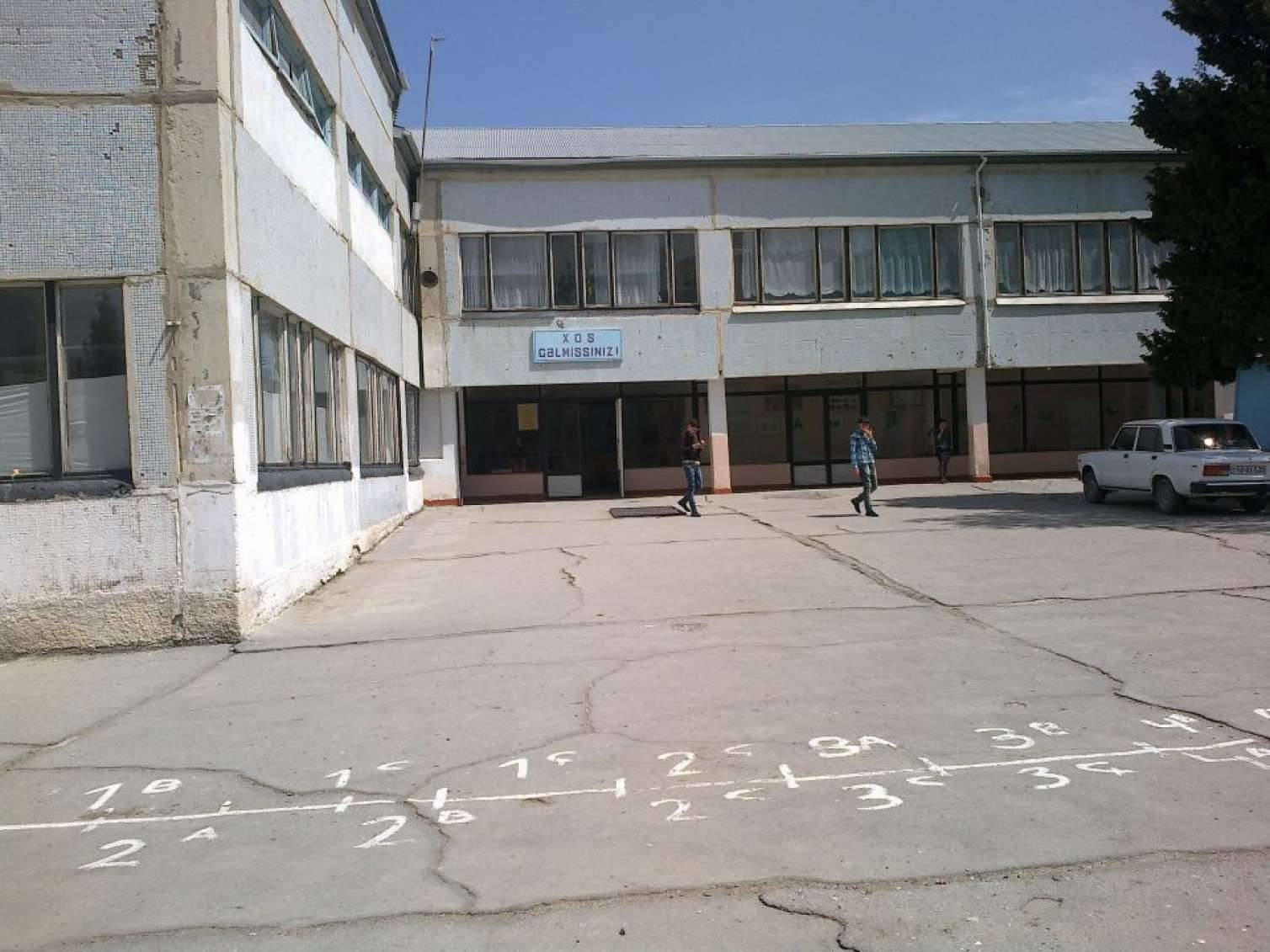 Sumqayıtda 27 saylı orta məktəblə bağlı şok iddia -  Uşaqlardan 210 manat pul yığılır