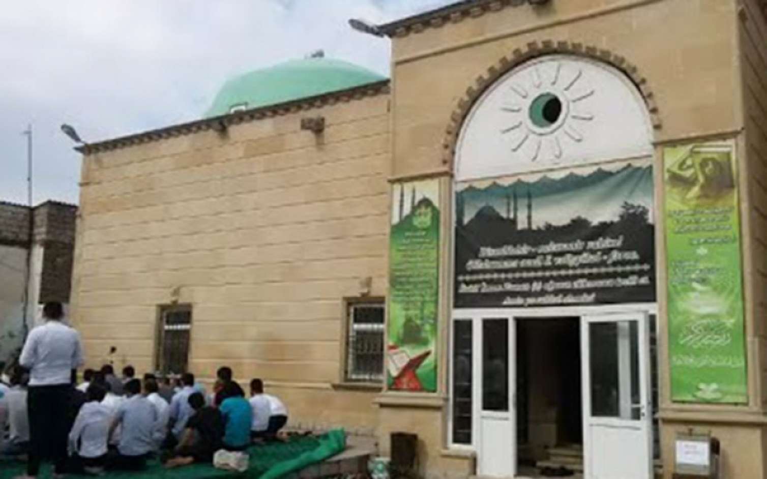 Bakıda məsciddə faciə:  19 yaşlı gənc öldü   