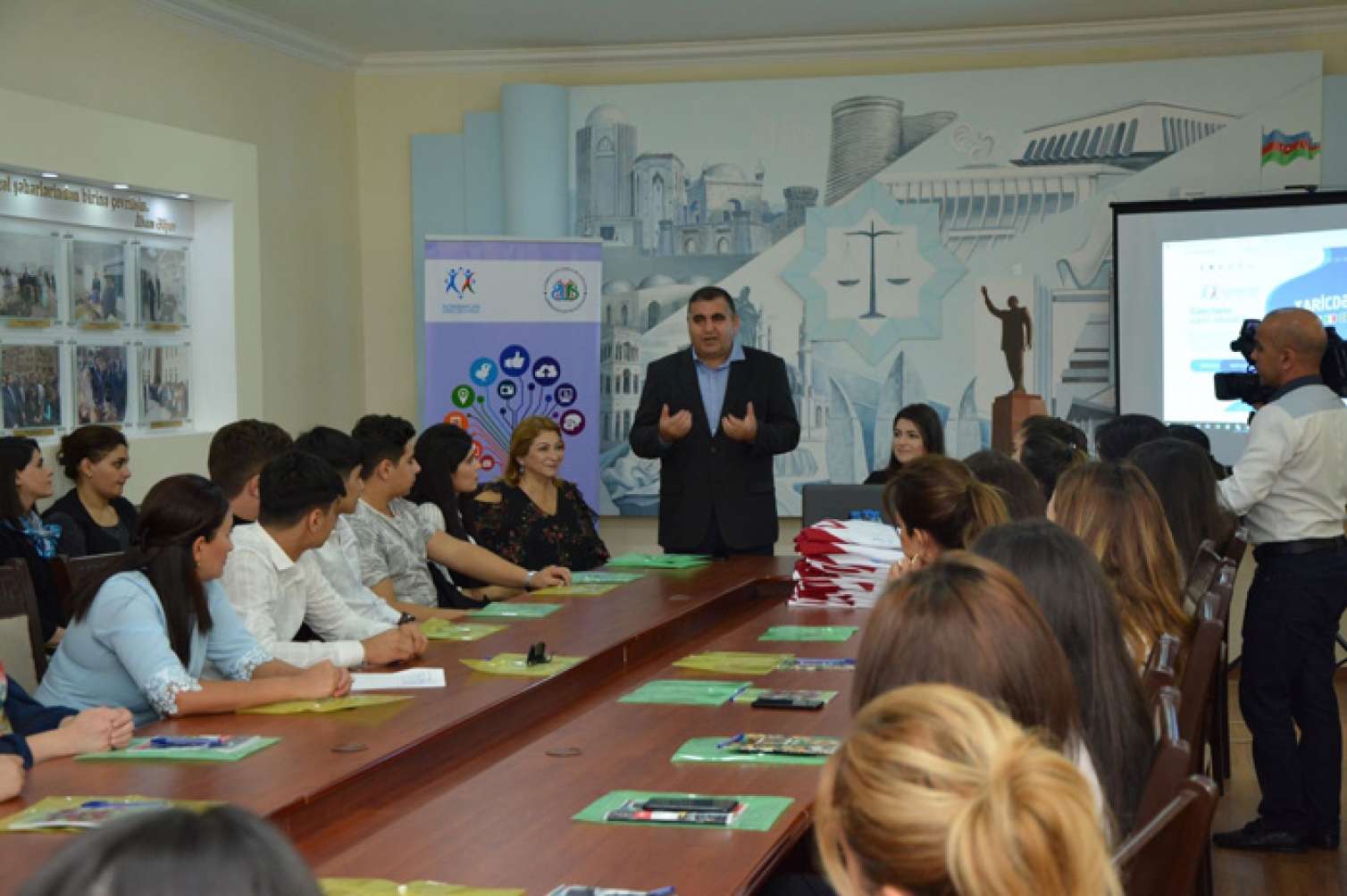 “Region gəncləri üçün Sosial Media Məktəbi”nə start verilib 