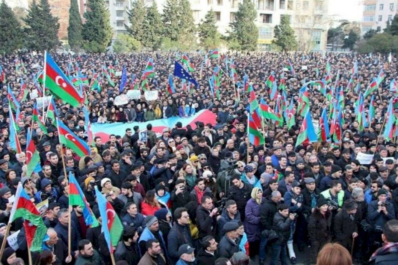 Milli Şura yenə mitinq təyin etdi 