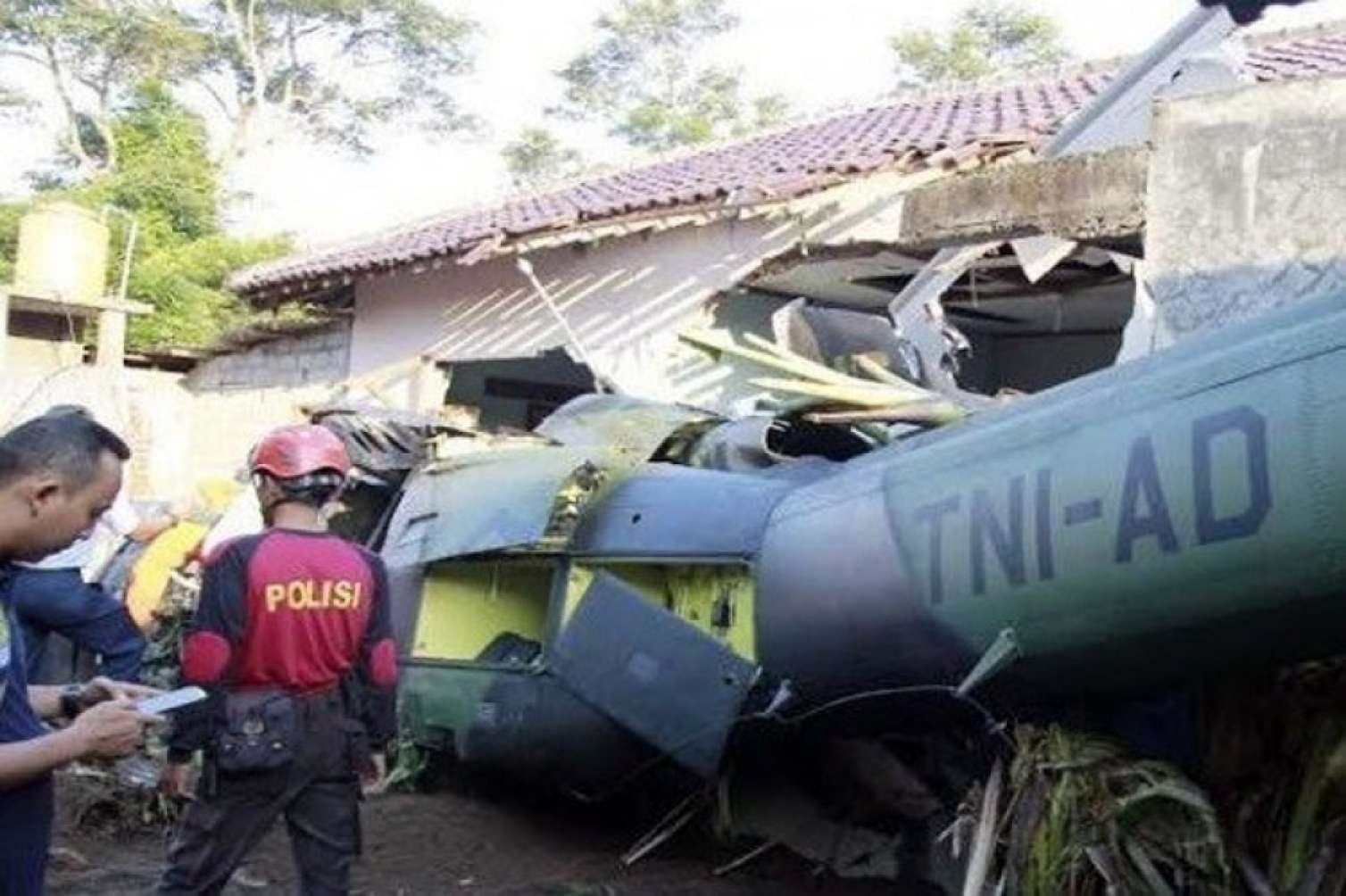 Kolumbiyada helikopter qəzaya uğradı -  6 ölü