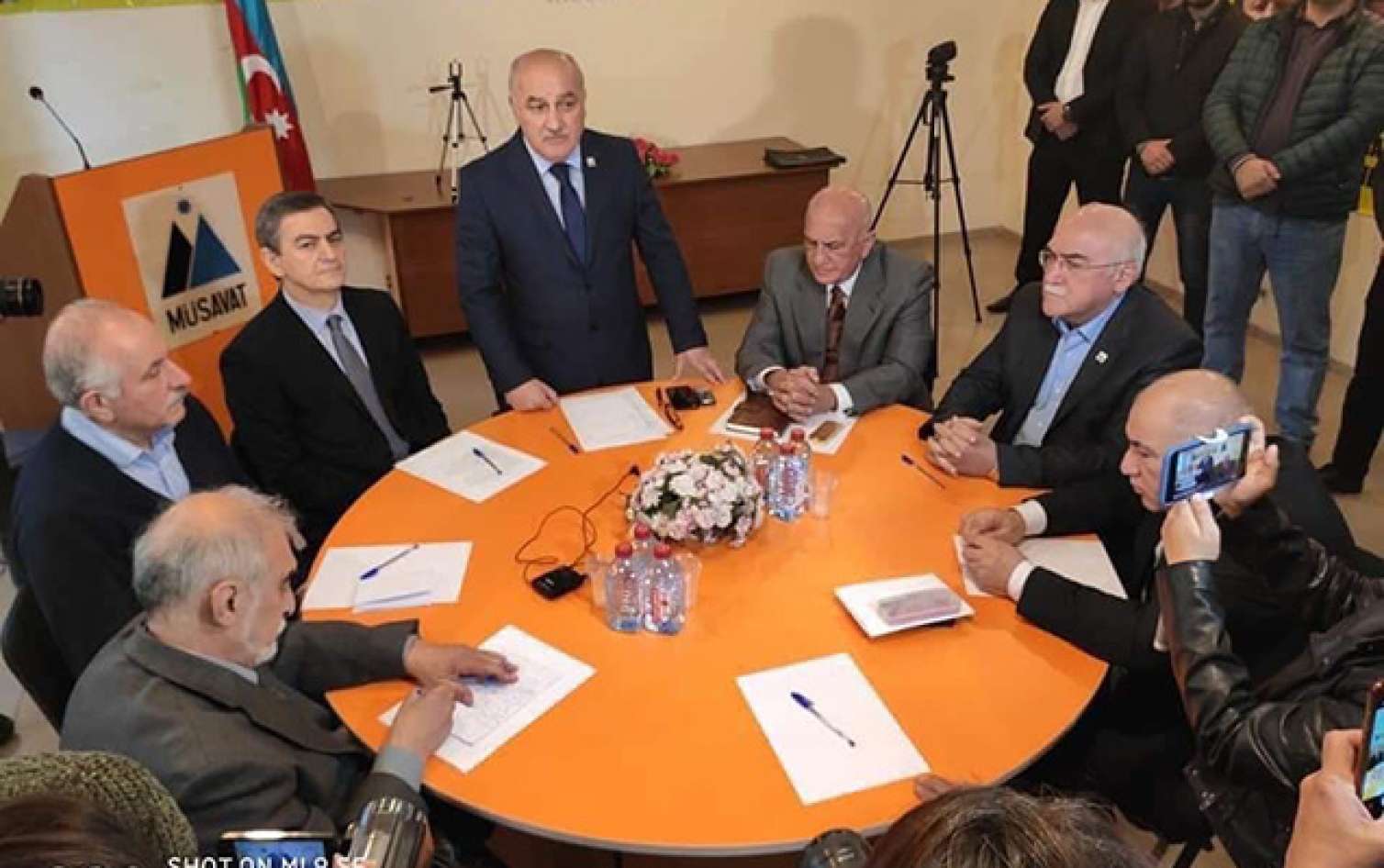 “Bir-birlərini tərifləyib, sonra düşmən olacaqlar” -  Deputatdan "dəyirmi masa"ya REAKSİYA