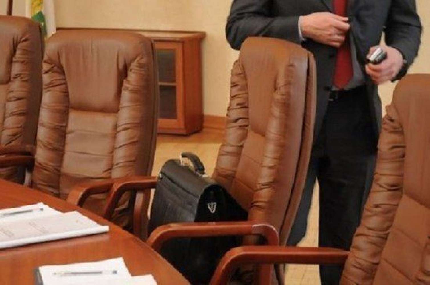Universitetlərdə vəzifə tutan məmur və deputatlar -  SİYAHI