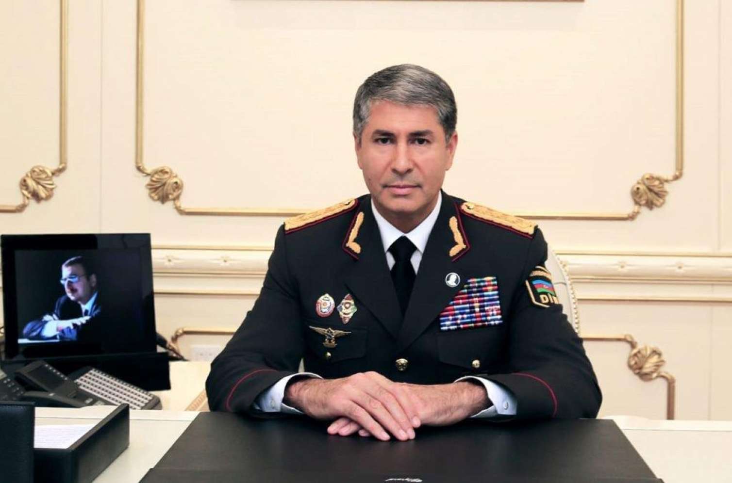 Vilayət Eyvazov daha bir polkovniki təqaüdə göndərdi 
