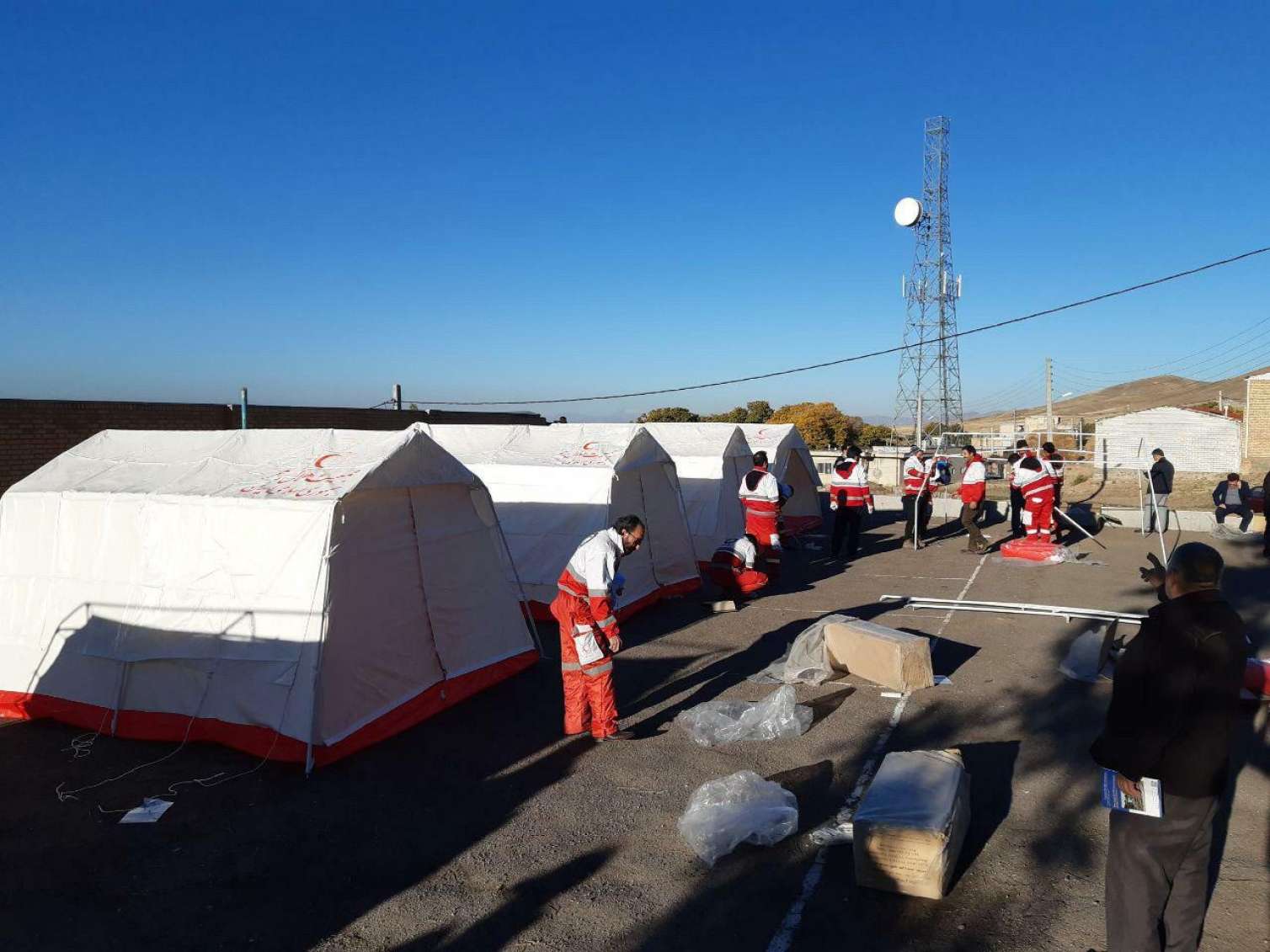 Cənubi Azərbaycanda faciə: 80 kənd, 500 ev dağıldı, 380 yaralı   - FOTO