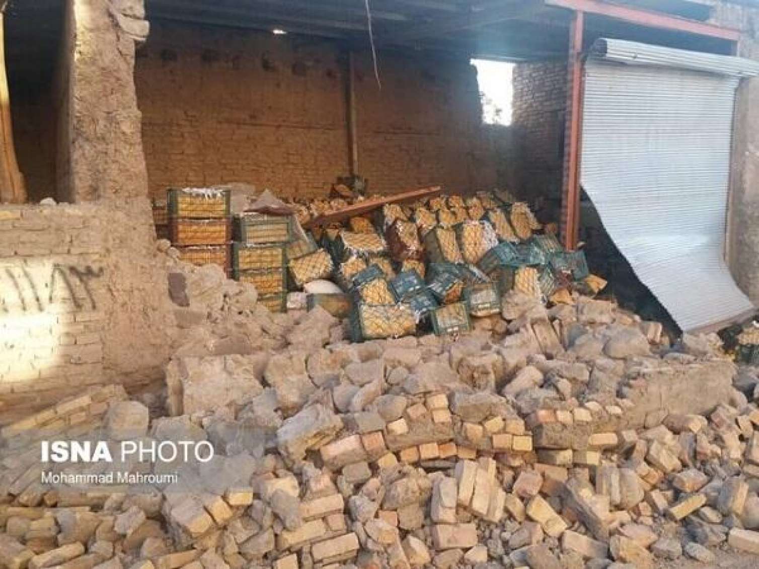 Cənubi Azərbaycanda faciə: 80 kənd, 500 ev dağıldı, 380 yaralı   - FOTO