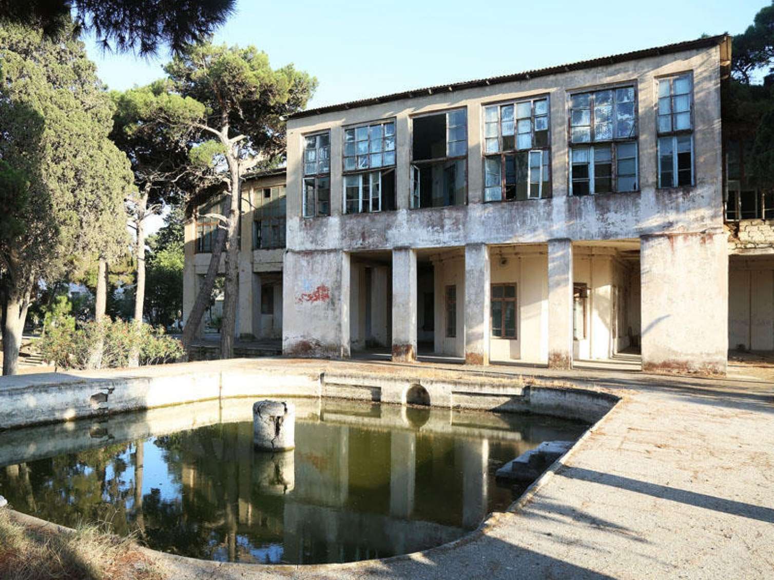 Tağıyevin Mərdəkandakı evi təmir edilir 