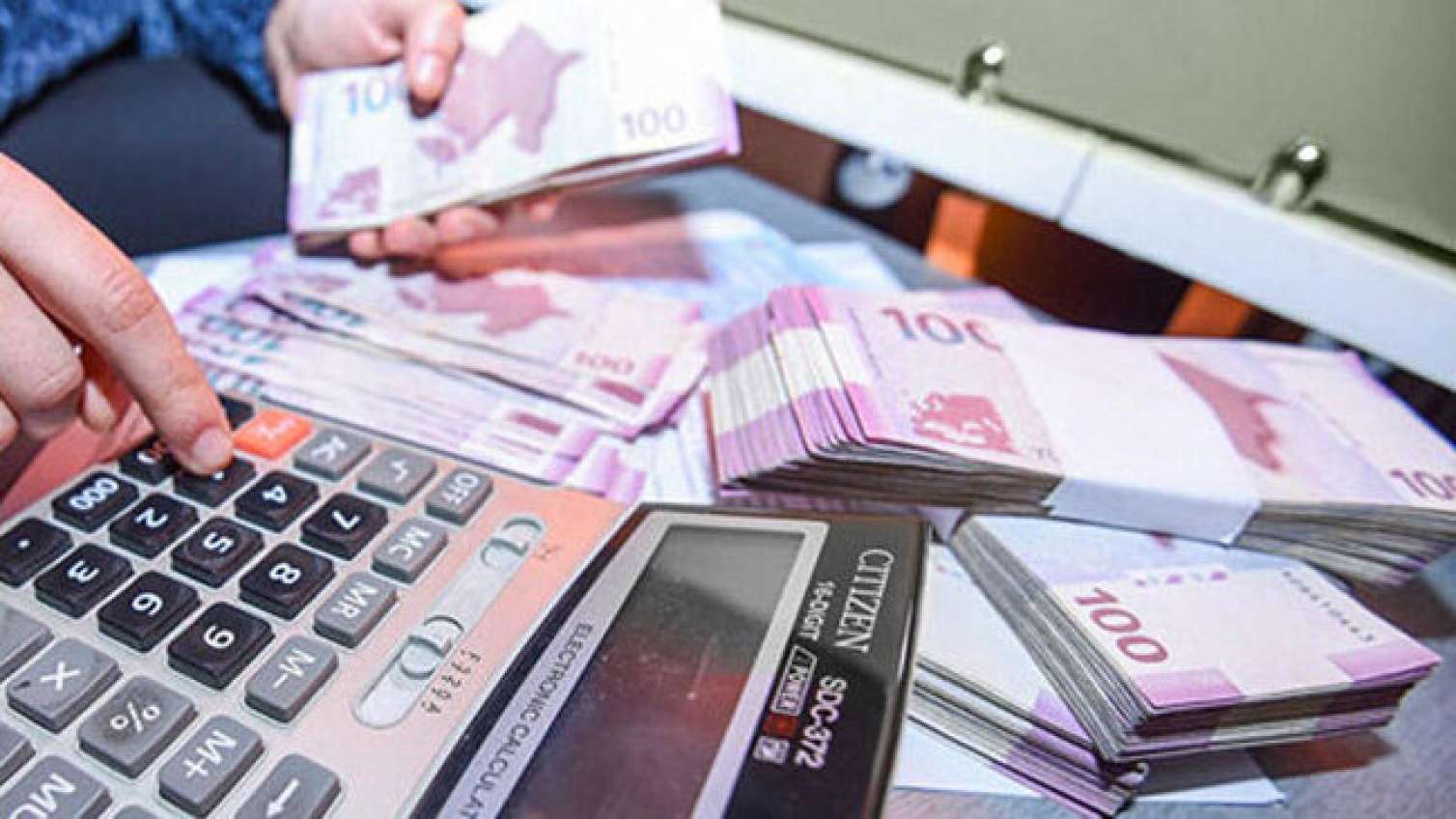 Azərbaycanda bu şəxlərin maaşı 1320 manat oldu 