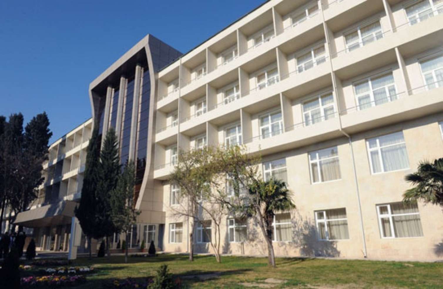 Dövlət xəstəxanasında xəstələrə soyuq şoku:  “Donuruq...”