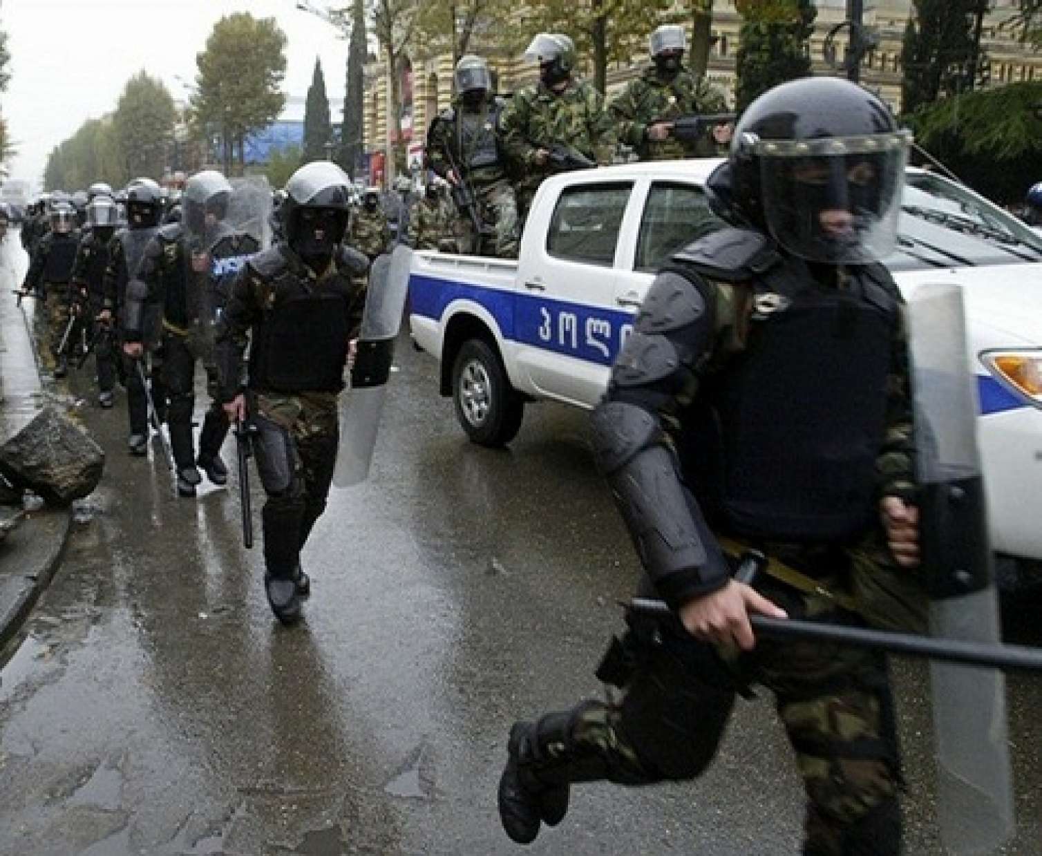 Gürcüstanda son 3 gündə 60 etirazçı həbs edildi 