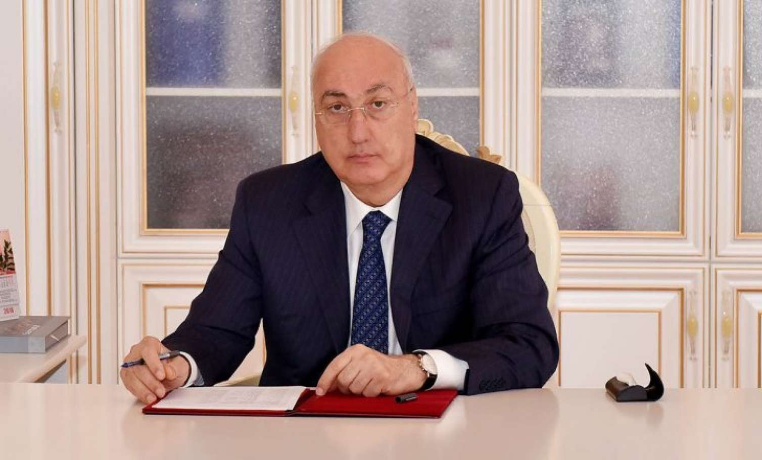 Prezident Zakir Fərəcovu təltif etdi 