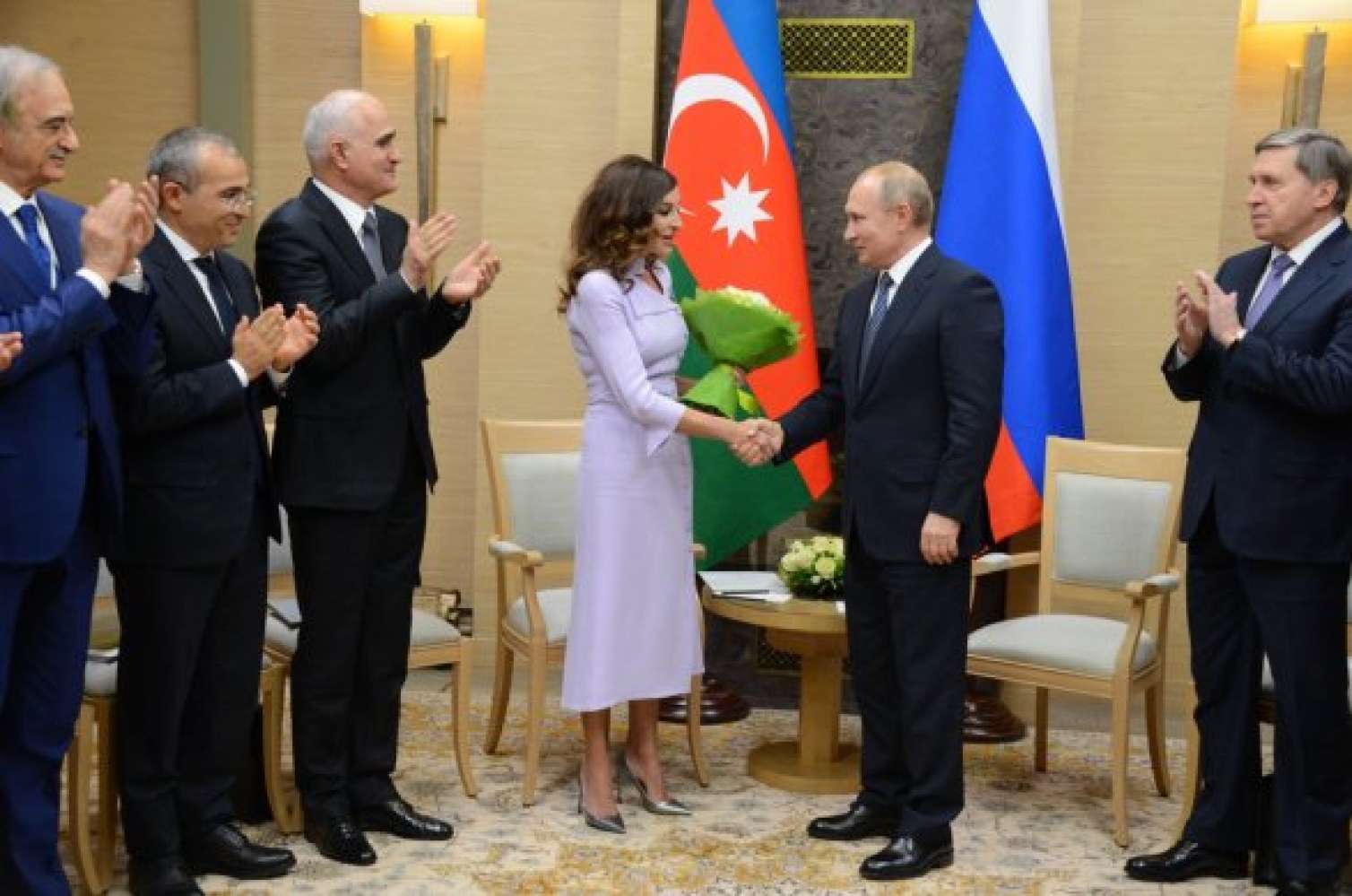   Vladimir Putin "Dostluq" ordenini Mehriban Əliyevaya təqdim etdi 